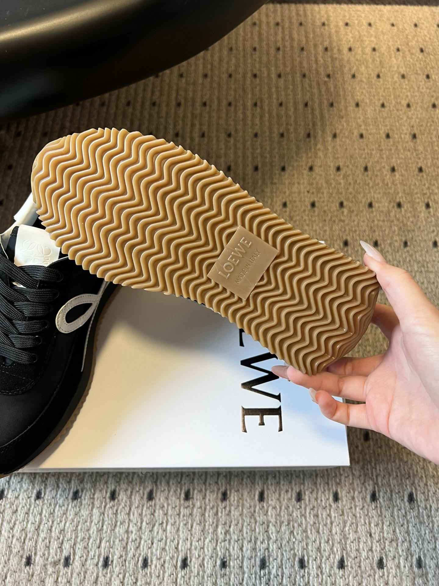 Loewe 로에베 게이트 러너 스니커즈 12