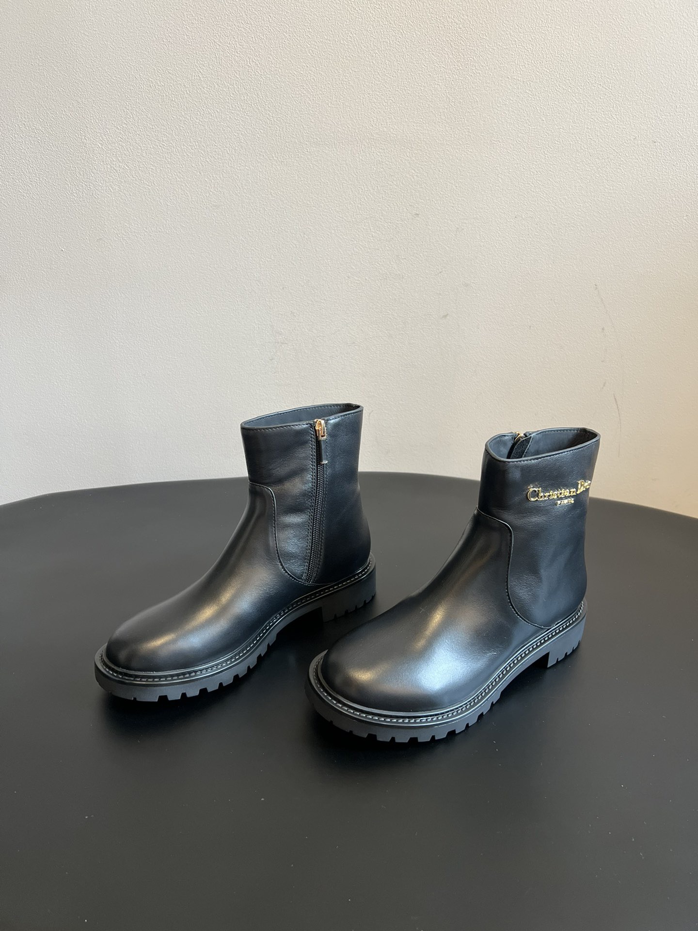 Dior 디올 레더 앵클 첼시 부츠 5