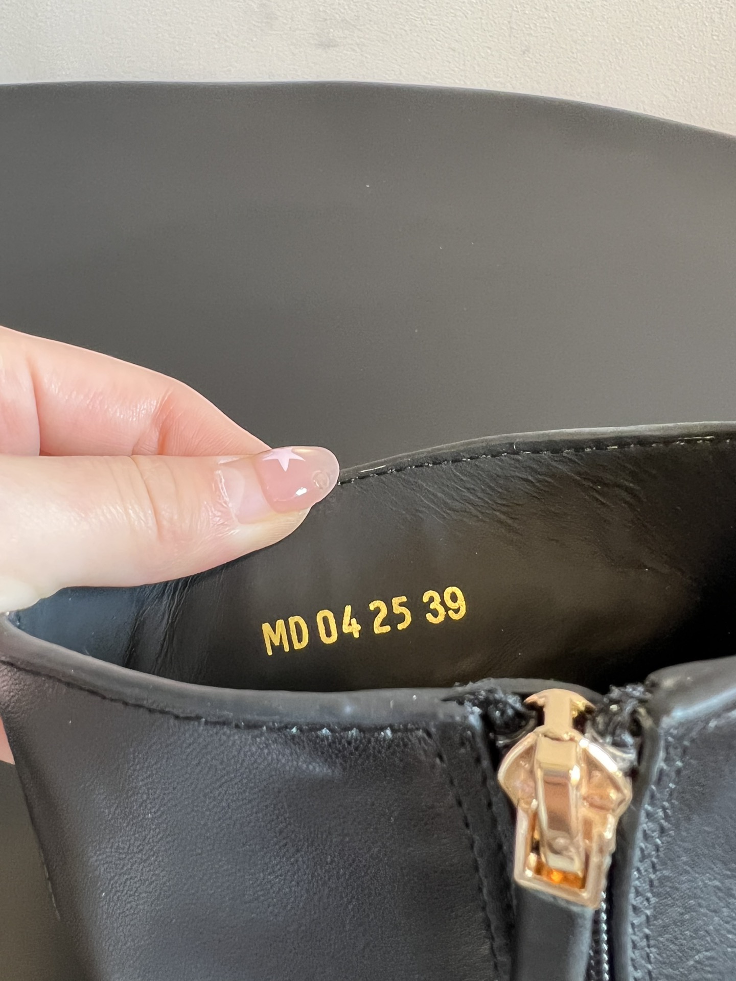 Dior 디올 레더 앵클 첼시 부츠 11