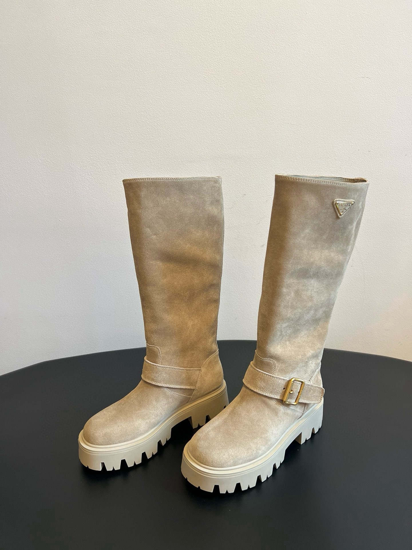 Prada 프라다 모노크롬 러버솔 레더 롱부츠 2