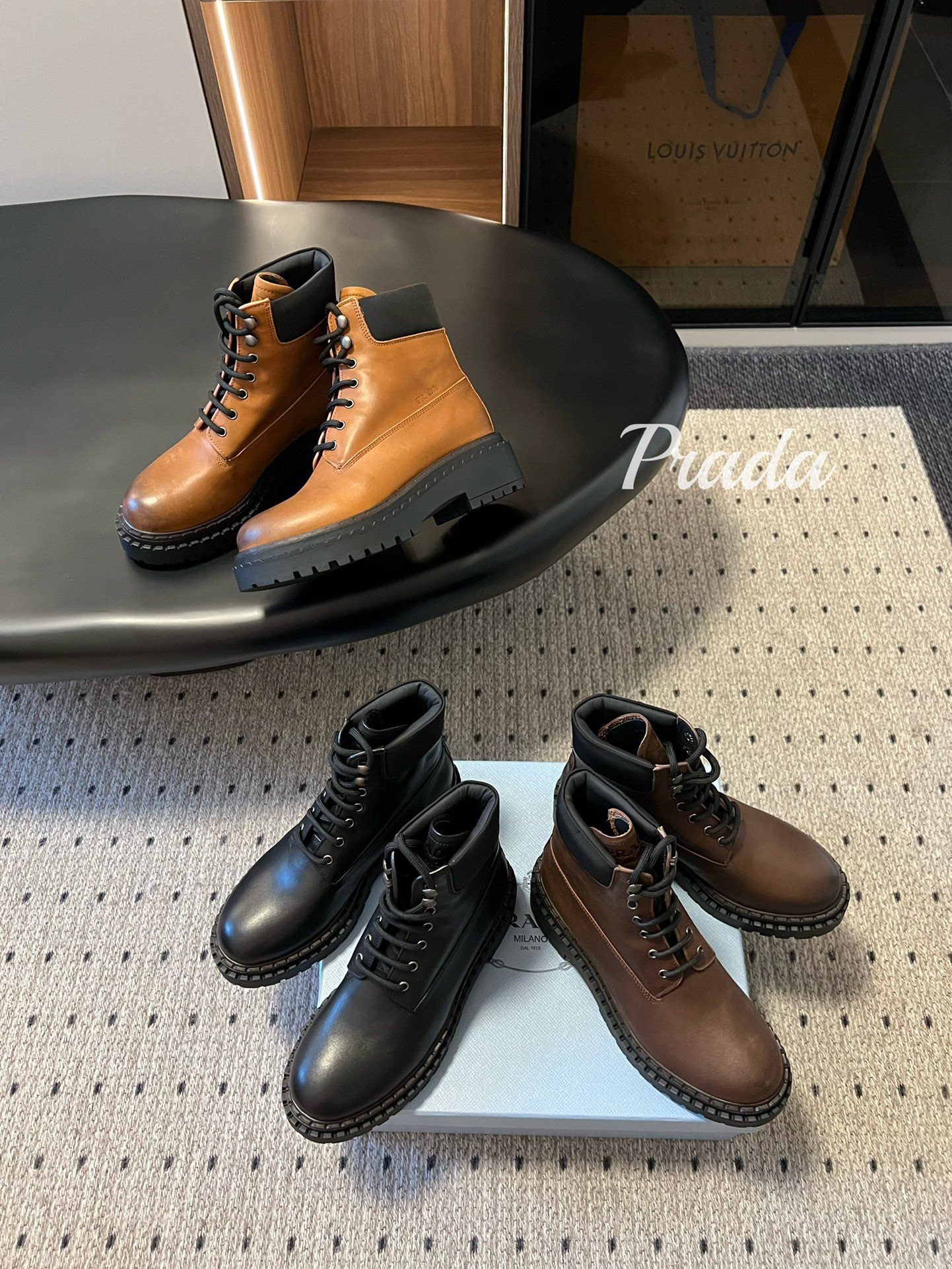 PRADA 프라다 플랫폼 레더 레이스업 앵클부츠 1