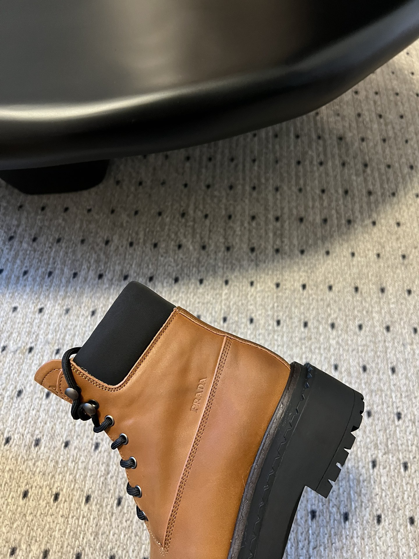 PRADA 프라다 플랫폼 레더 레이스업 앵클부츠 10