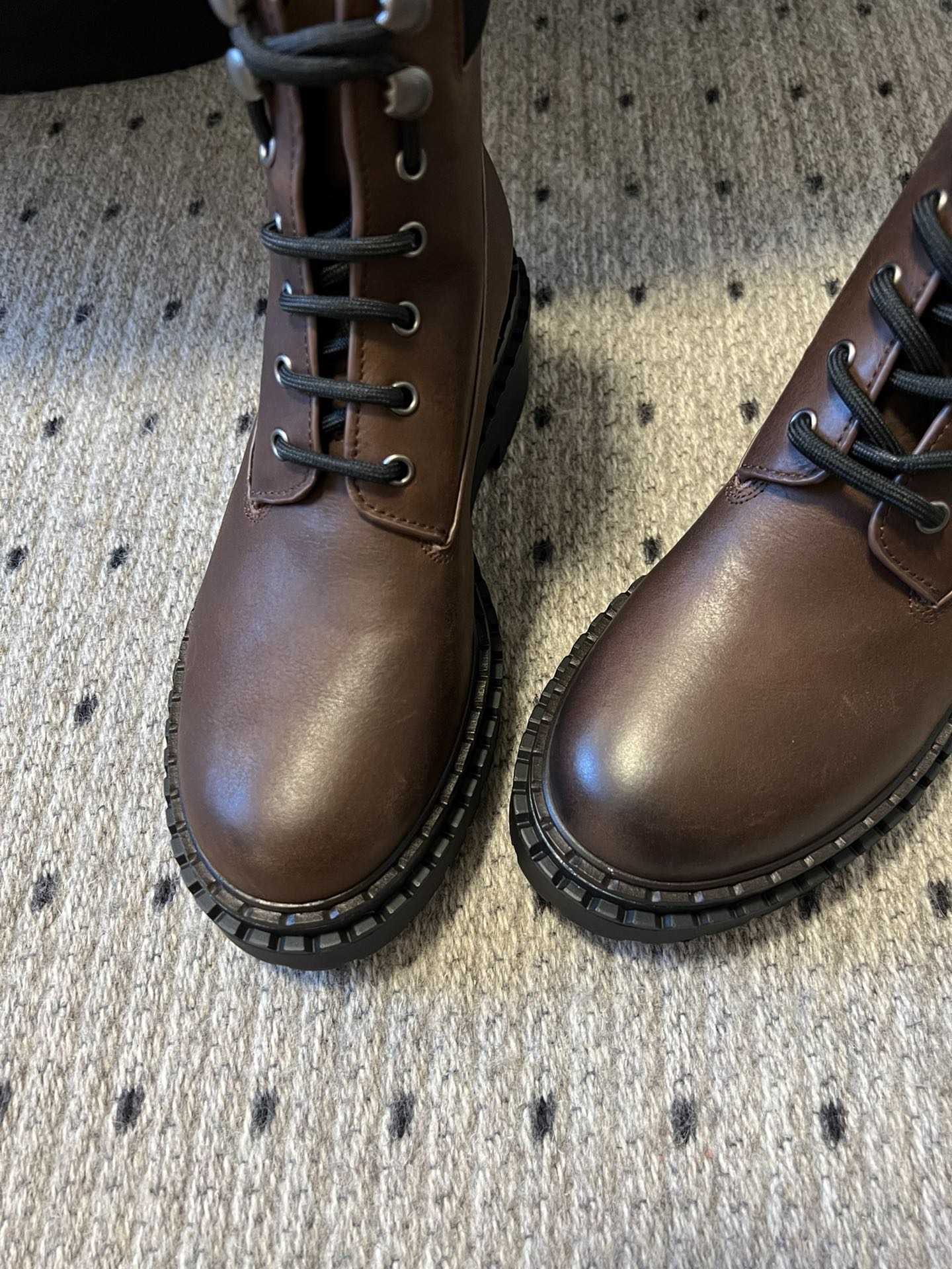 PRADA 프라다 플랫폼 레더 레이스업 앵클부츠 9