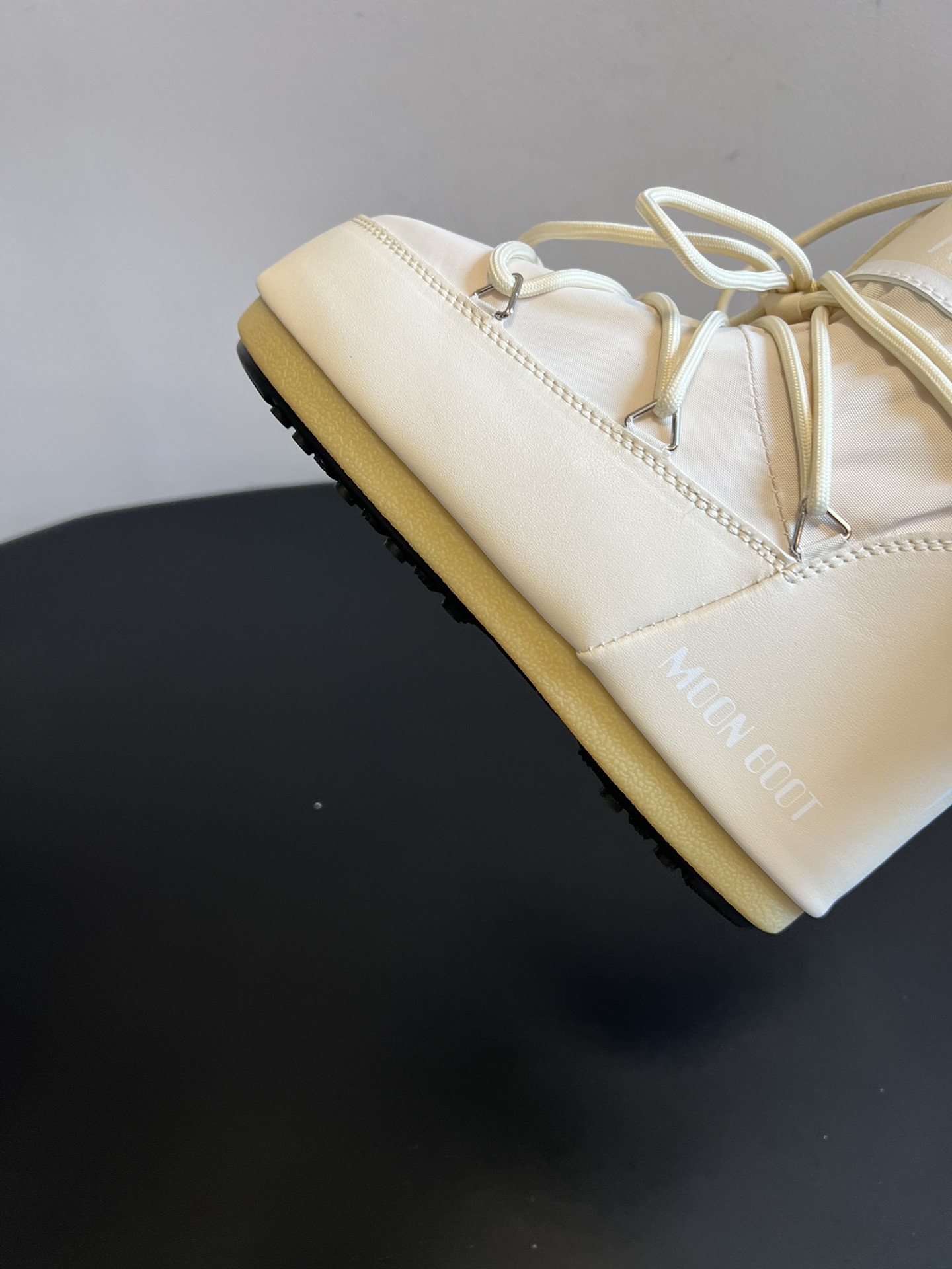 MOON BOOT 문부트 클래식 스노우부츠 10