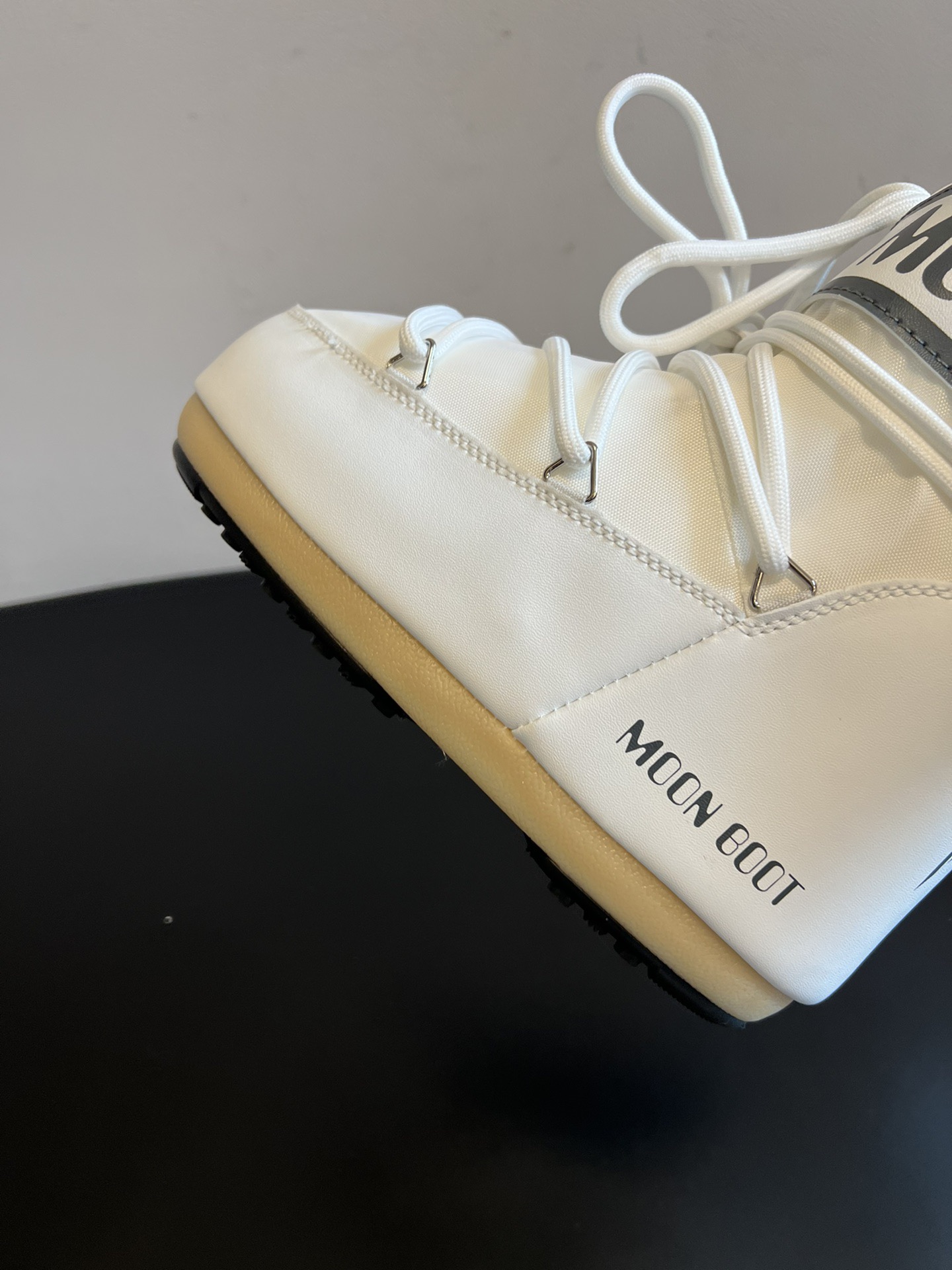 MOON BOOT 문부트 클래식 스노우부츠 10