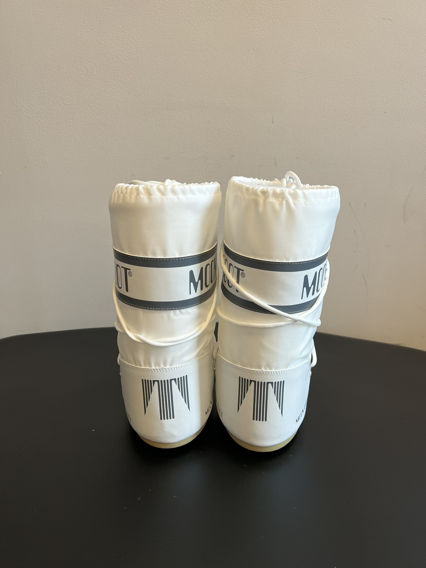 MOON BOOT 문부트 클래식 블랙 스노우부츠 7