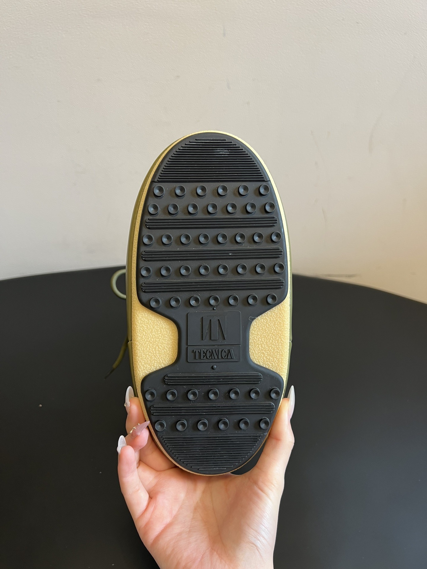 MOON BOOT 문부트 클래식 블랙 스노우부츠 9