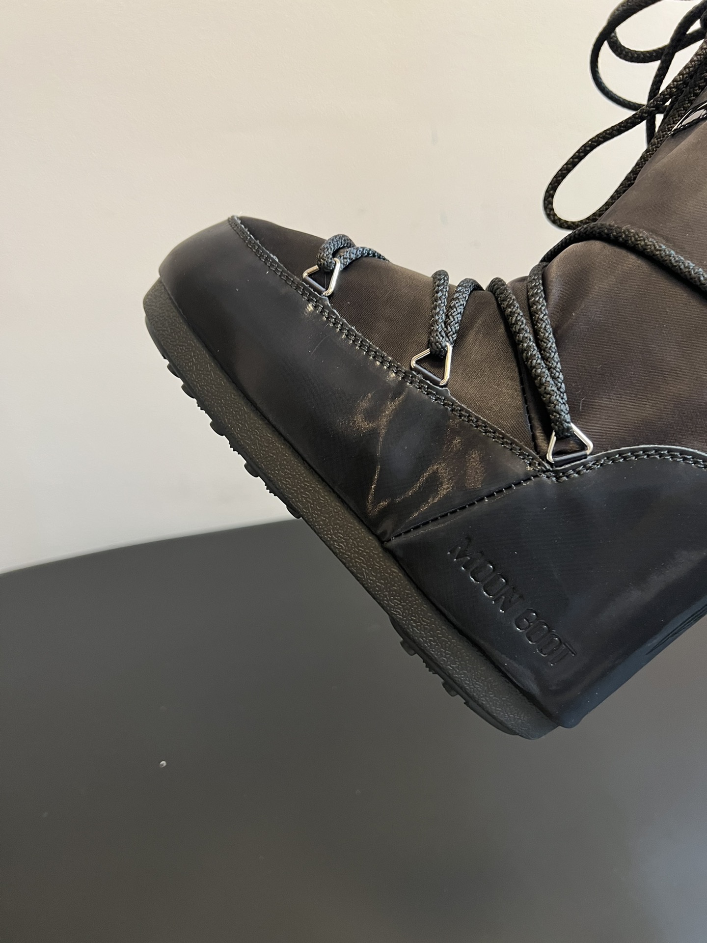 MOON BOOT 문부트 클래식 블랙 스노우부츠 10