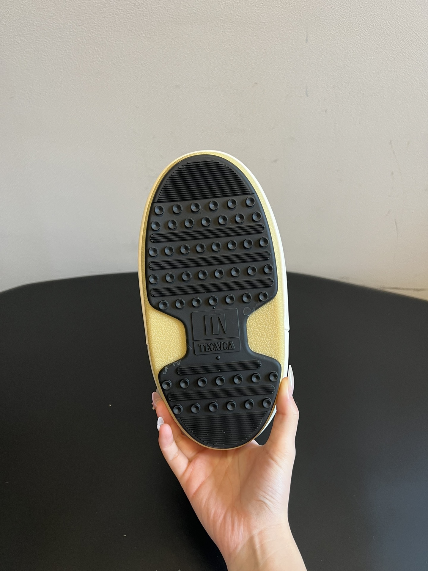 MOON BOOT 문부트 클래식 블랙 스노우부츠 9