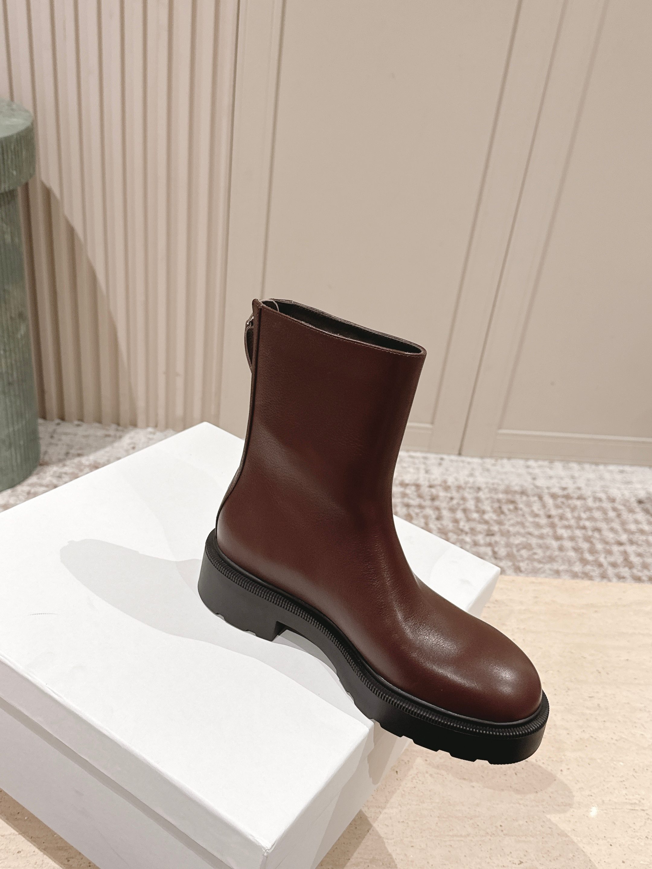 THE ROW 더로우 브라운 레더 앵클부츠 4