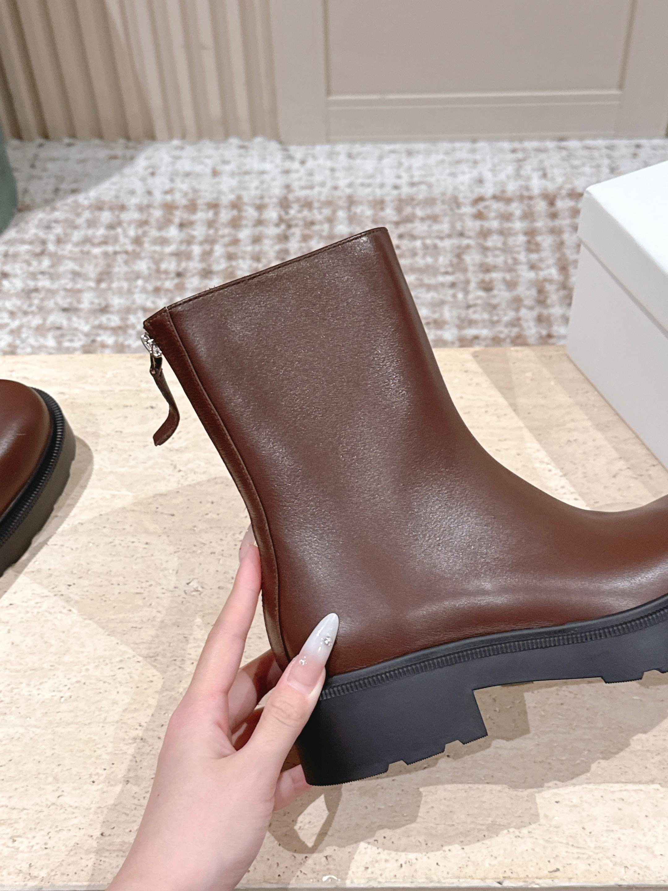 THE ROW 더로우 브라운 레더 앵클부츠 7