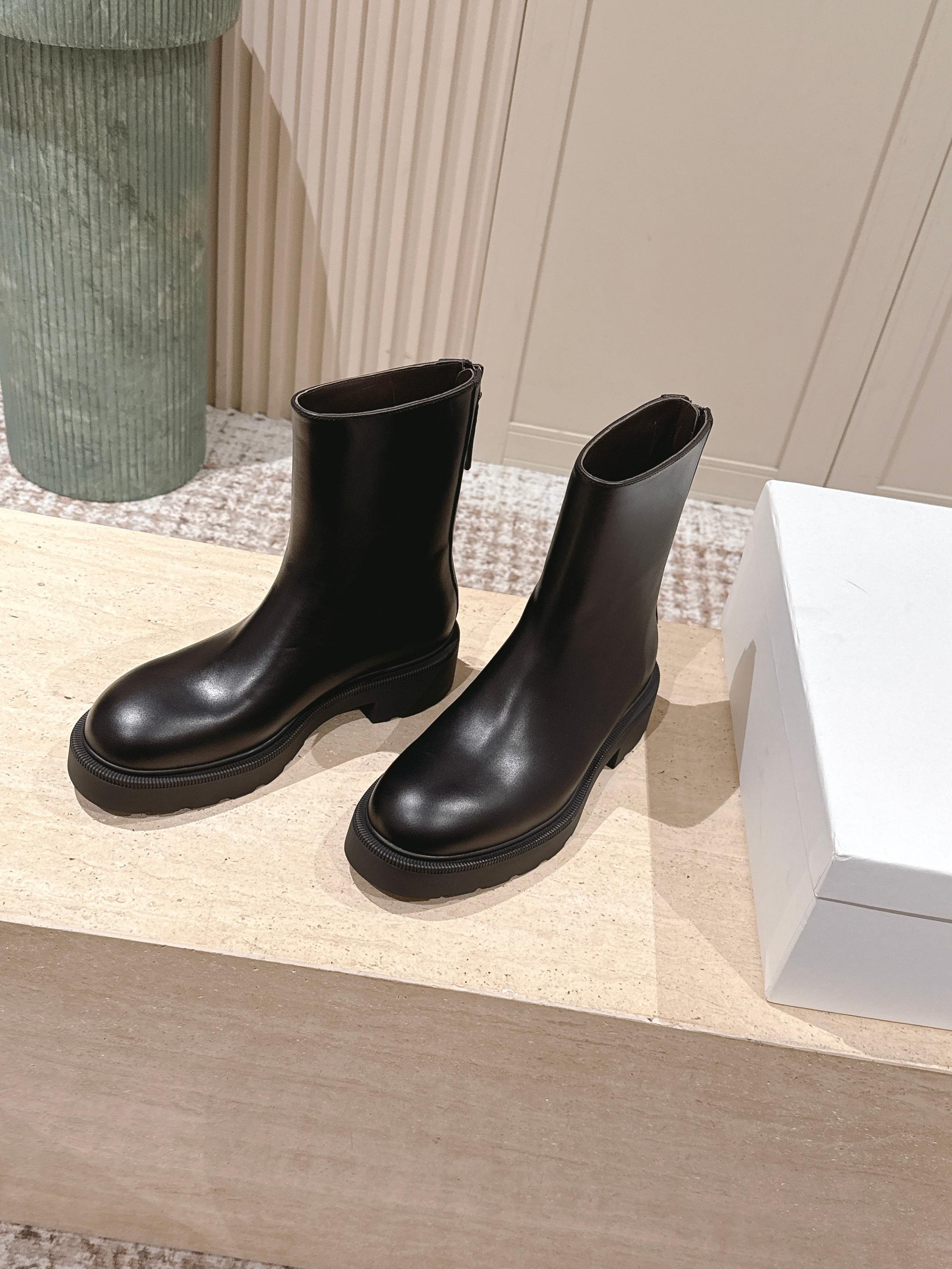 THE ROW 더로우 브라운 레더 앵클부츠 3