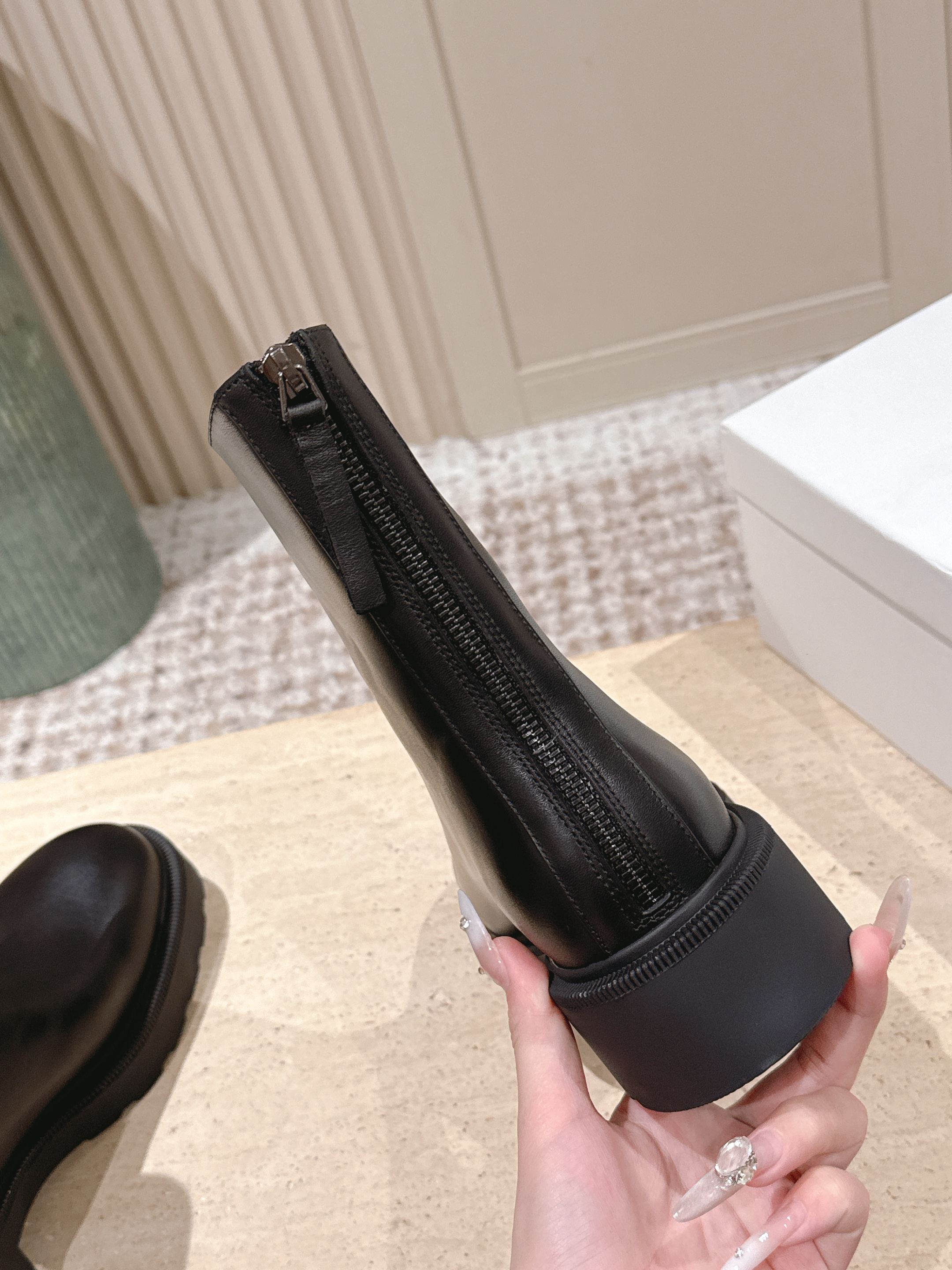 THE ROW 더로우 브라운 레더 앵클부츠 7