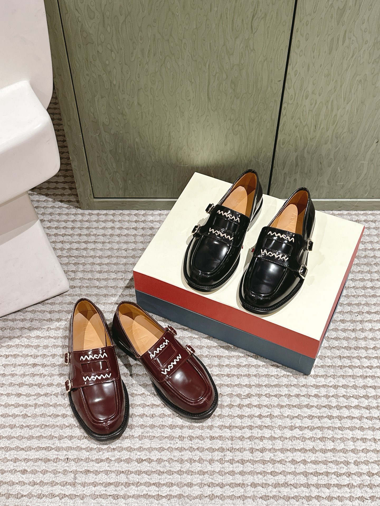 Marni 마르니 더블 버클 스티치 로퍼 1