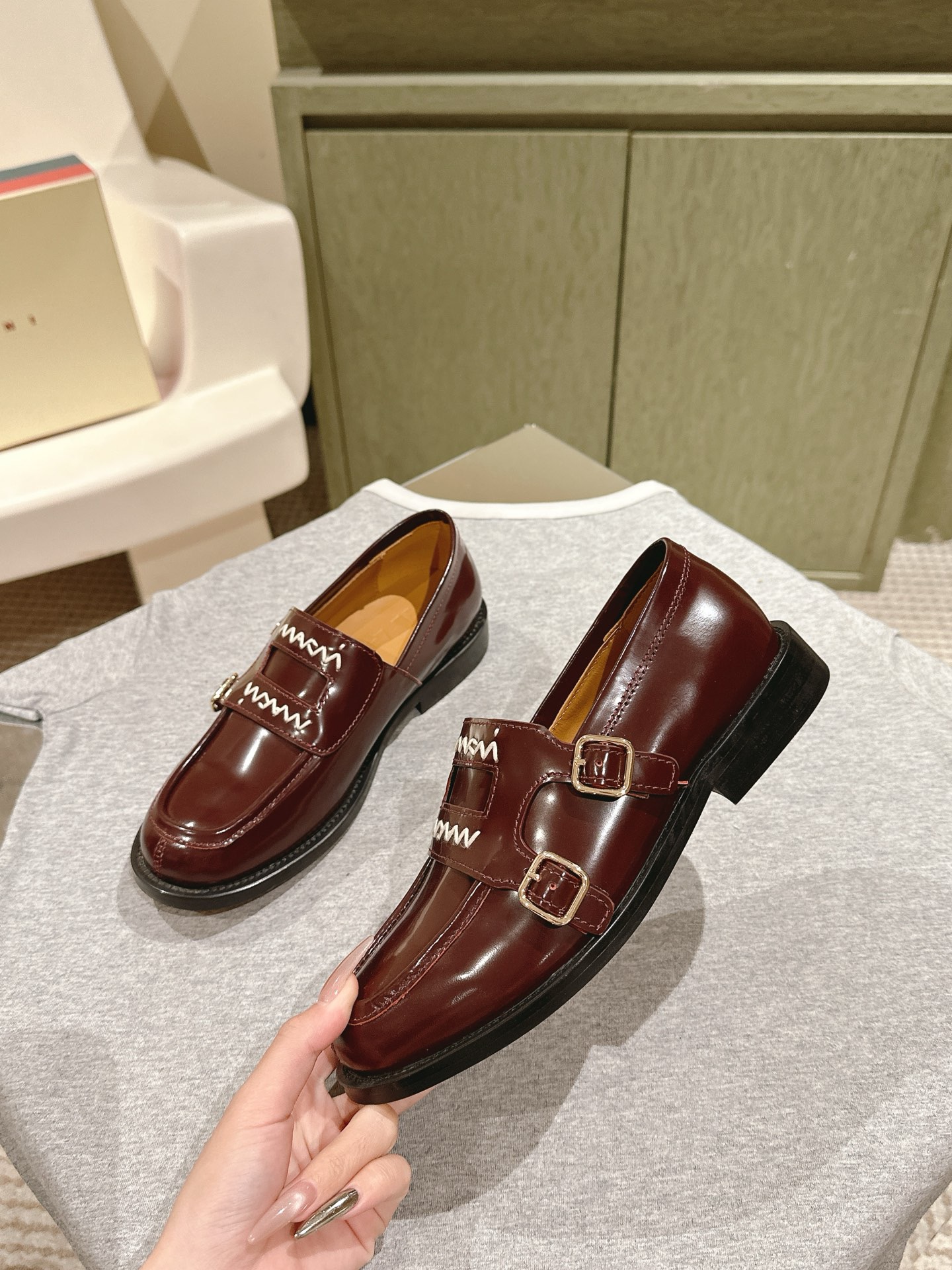 Marni 마르니 더블 버클 스티치 로퍼 5