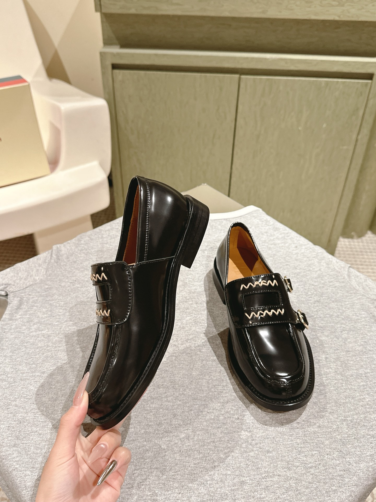 Marni 마르니 더블 버클 스티치 로퍼 5