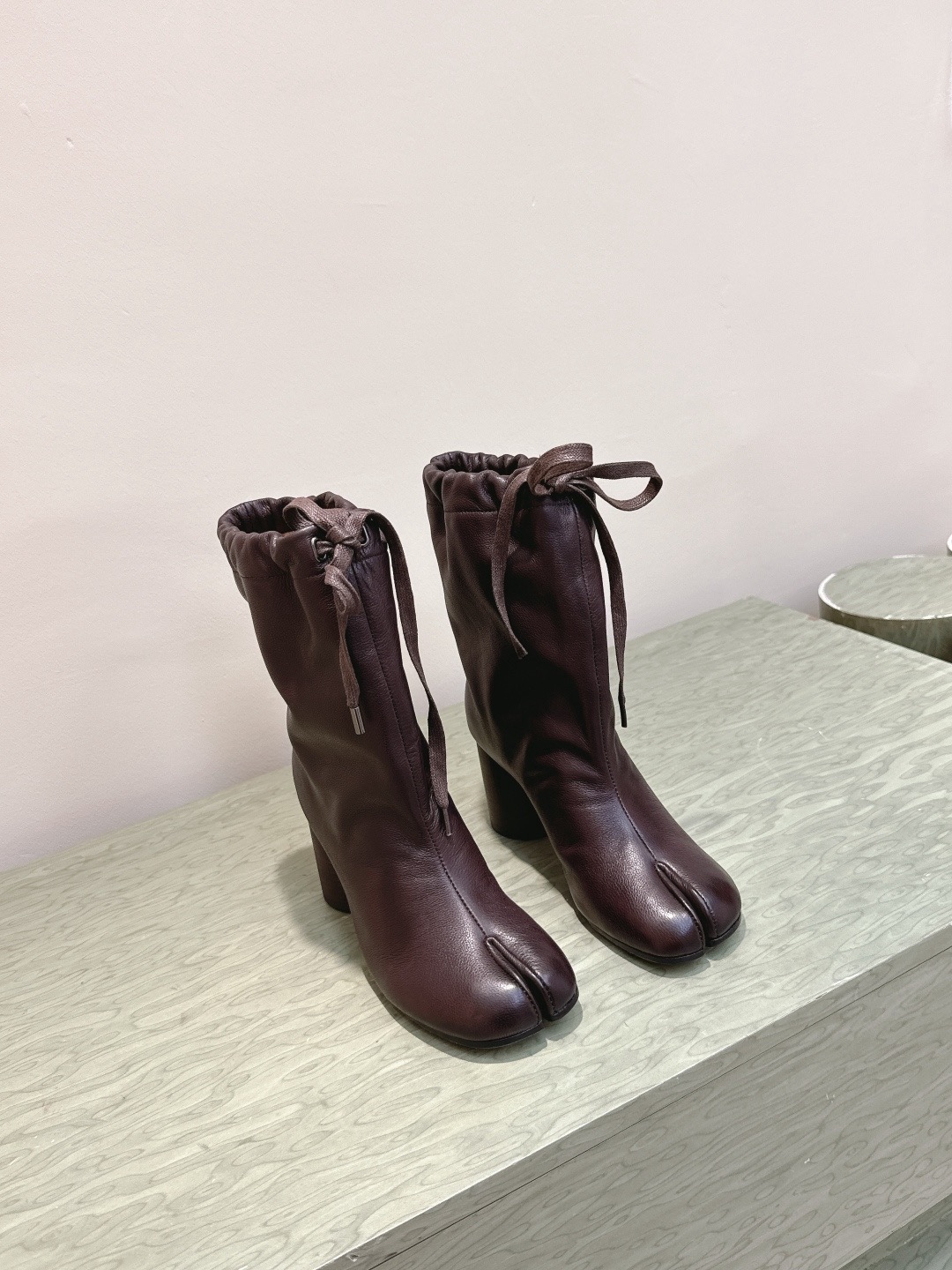 Maison Margiela 메종 마르지엘라 타비 셔링 레더 앵클부츠 10