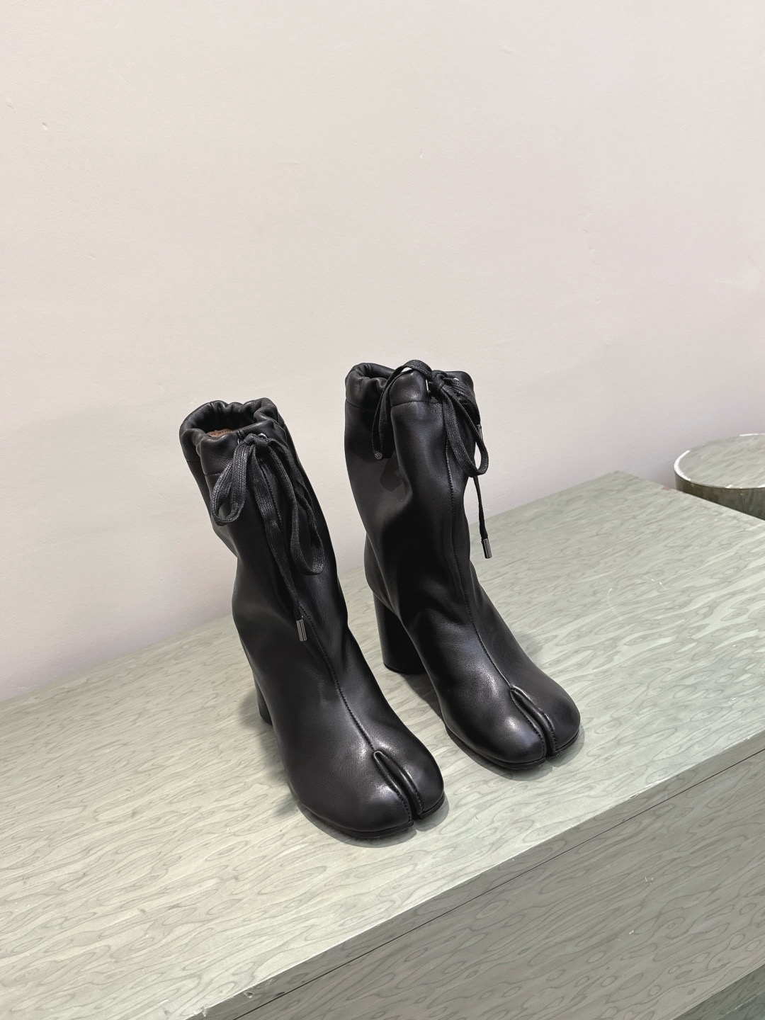 Maison Margiela 메종 마르지엘라 타비 셔링 레더 앵클부츠 10