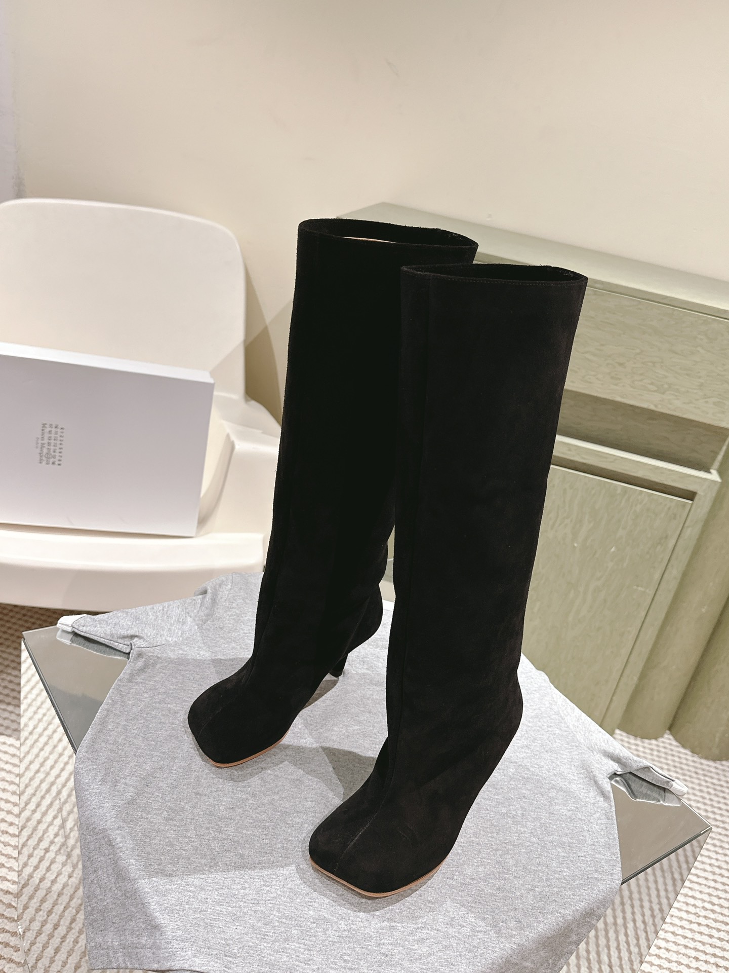 MAISON MARGIELA 메종 마르지엘라 스웨이드 미들힐 롱부츠 6