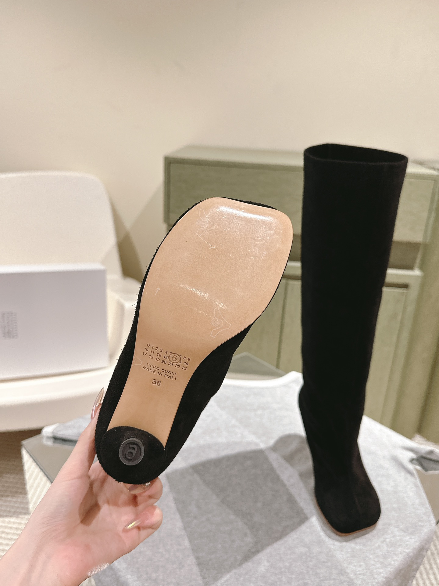 MAISON MARGIELA 메종 마르지엘라 스웨이드 미들힐 롱부츠 9