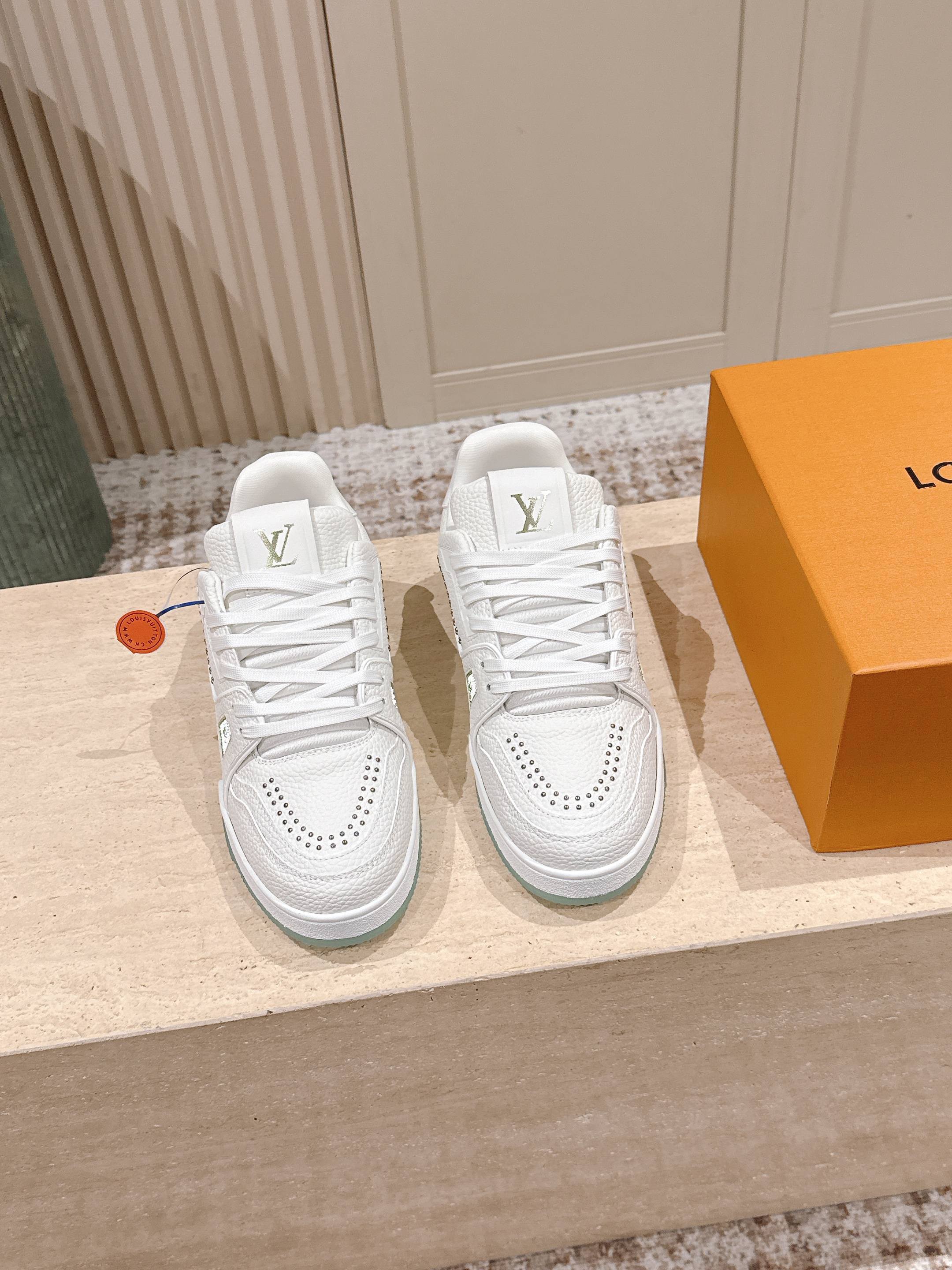 Louis Vuitton 루이비통 트레이너 로우 스니커즈 2