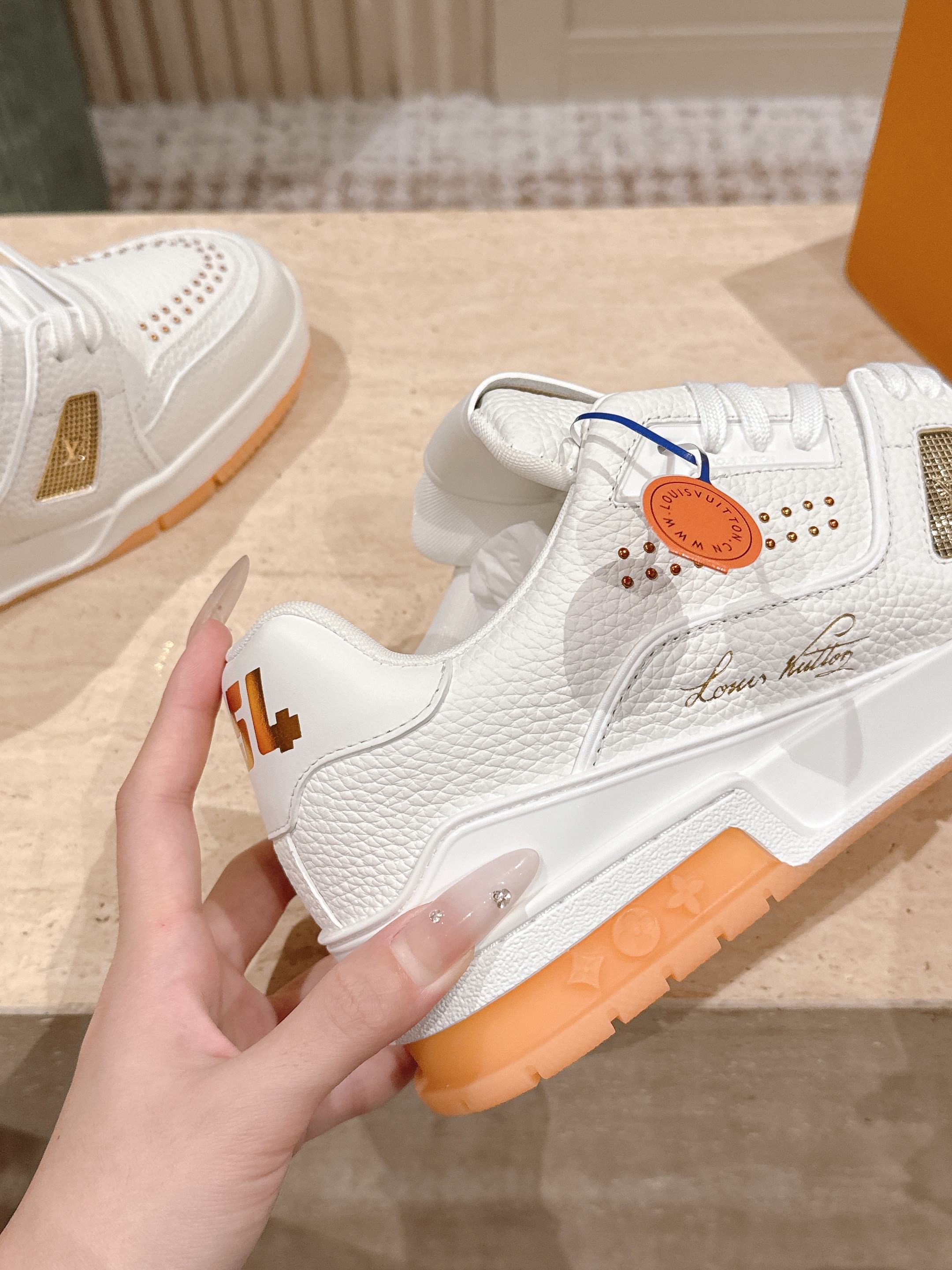 Louis Vuitton 루이비통 트레이너 로우 스니커즈 7