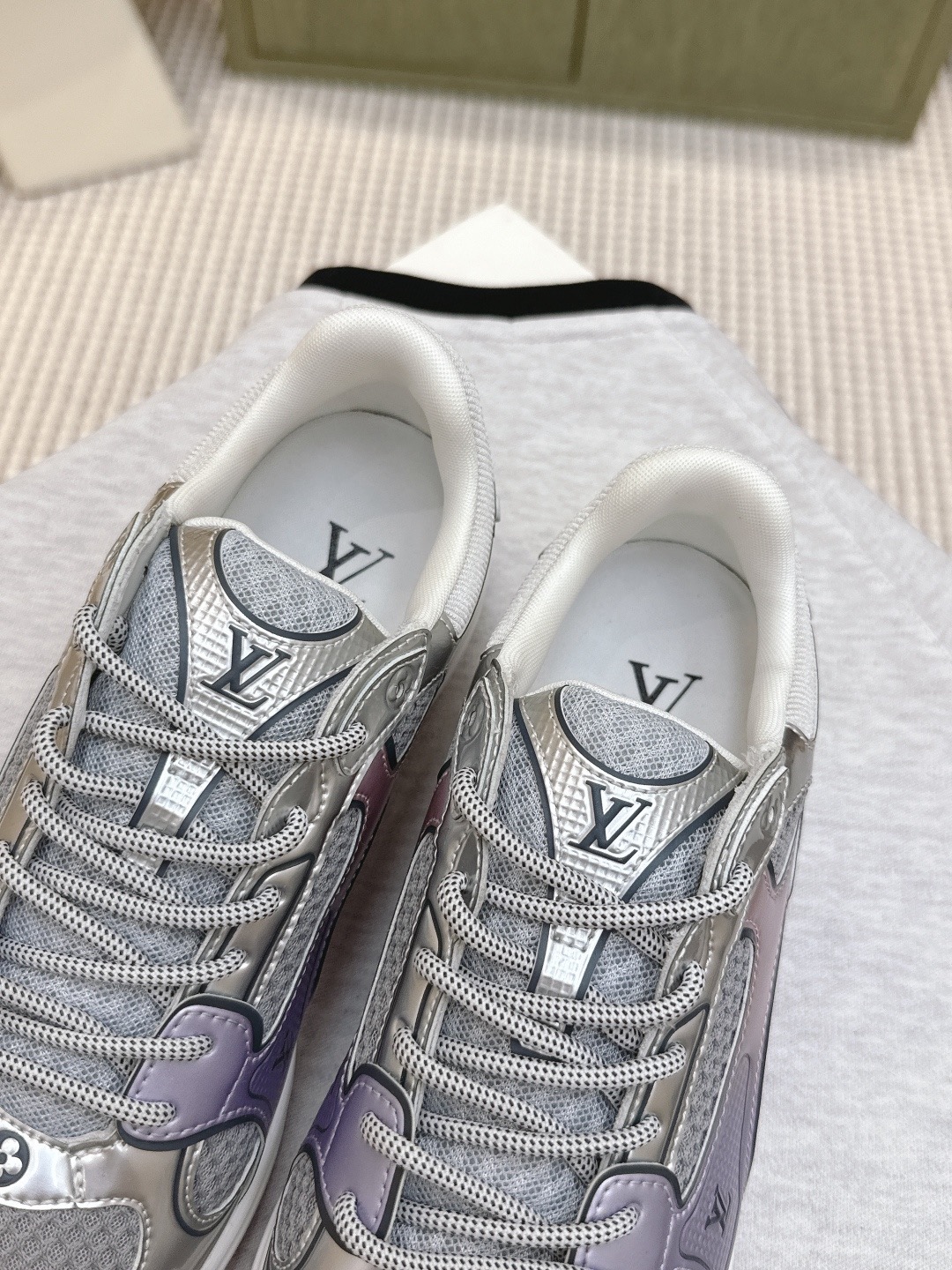 LOUIS VUITTON 루이비통 올림피아 메탈릭 러닝 스니커즈 6