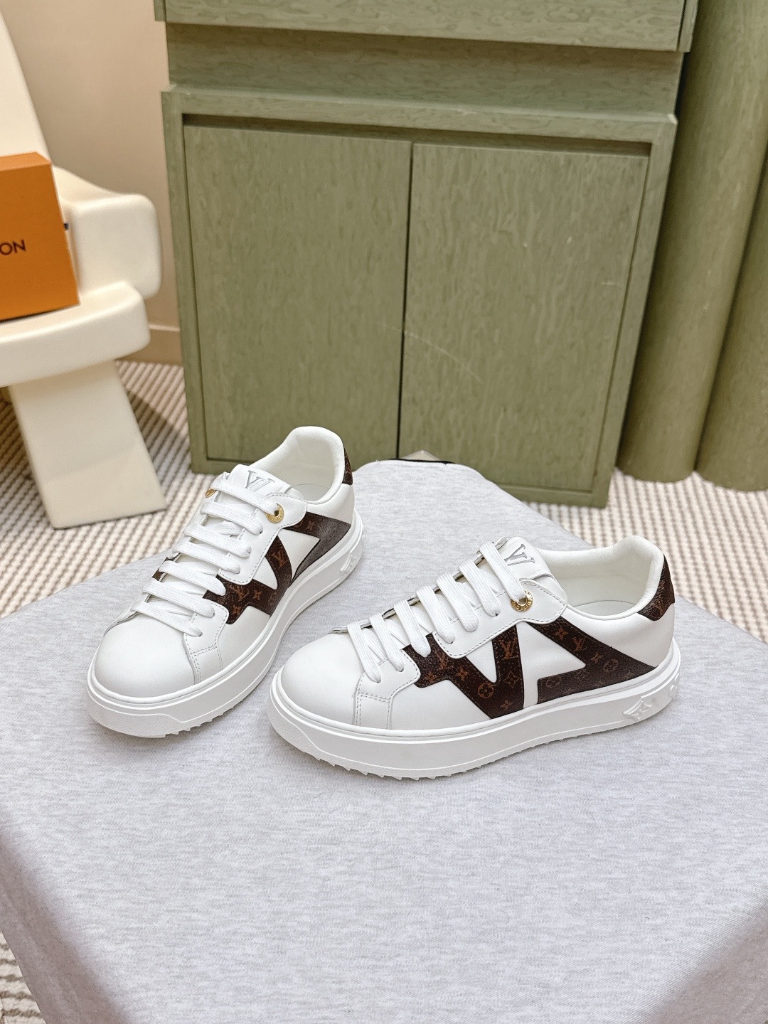 Louis Vuitton 루이비통 모노그램 플랫폼 레더 스니커즈 4