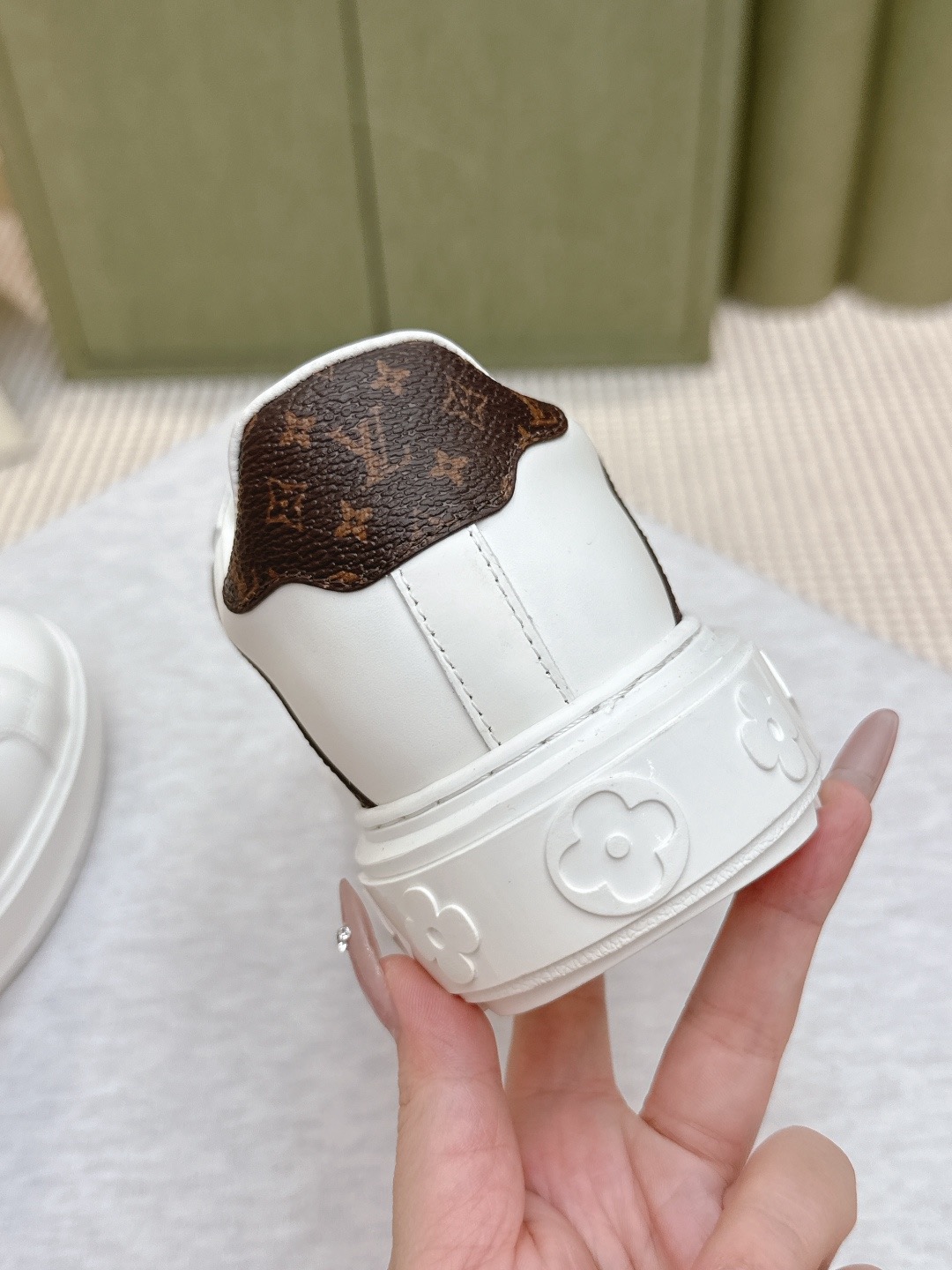 Louis Vuitton 루이비통 모노그램 플랫폼 레더 스니커즈 7