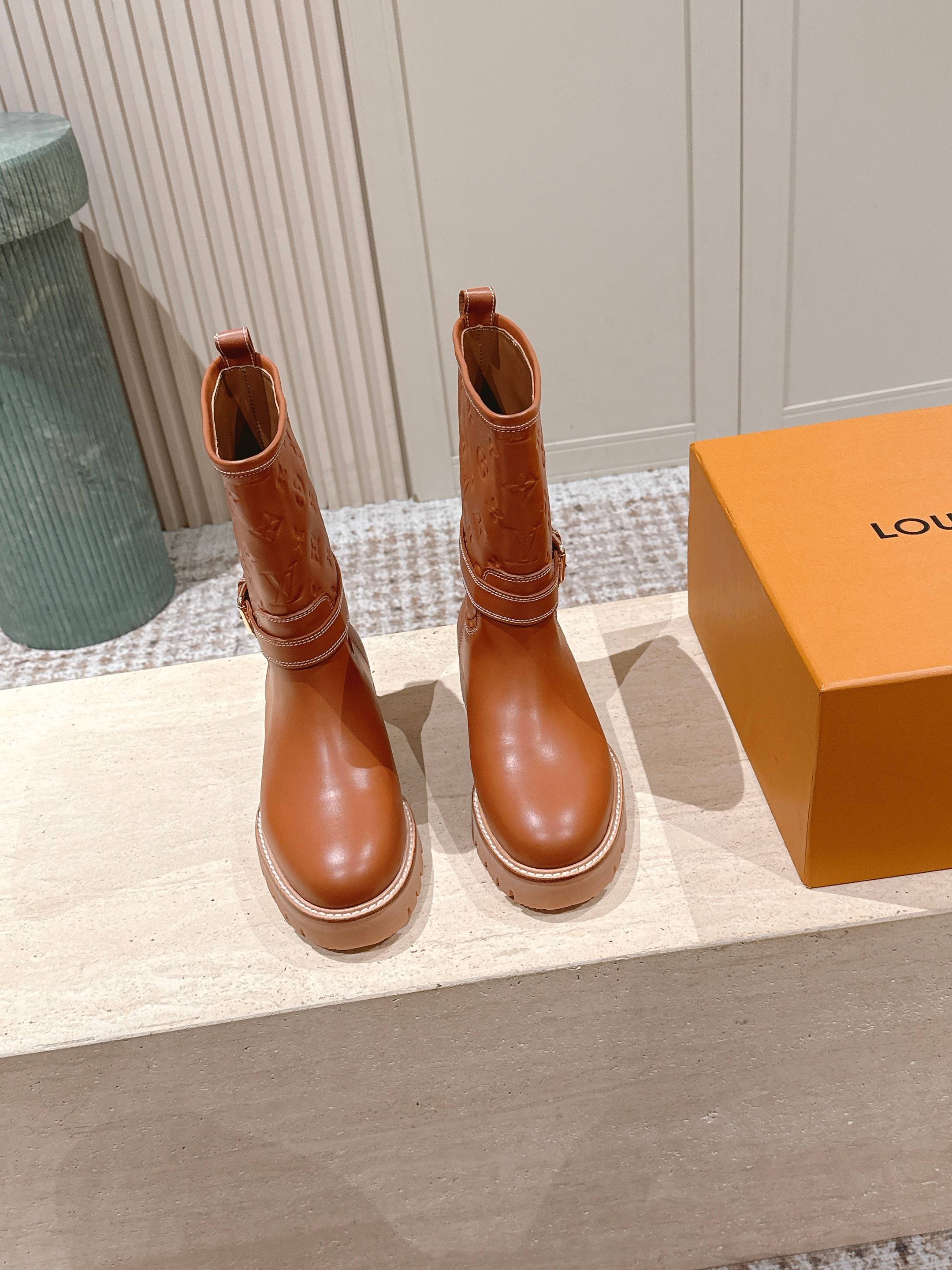 LOUIS VUITTON 루이비통 모노그램 레더 미들 부츠 4