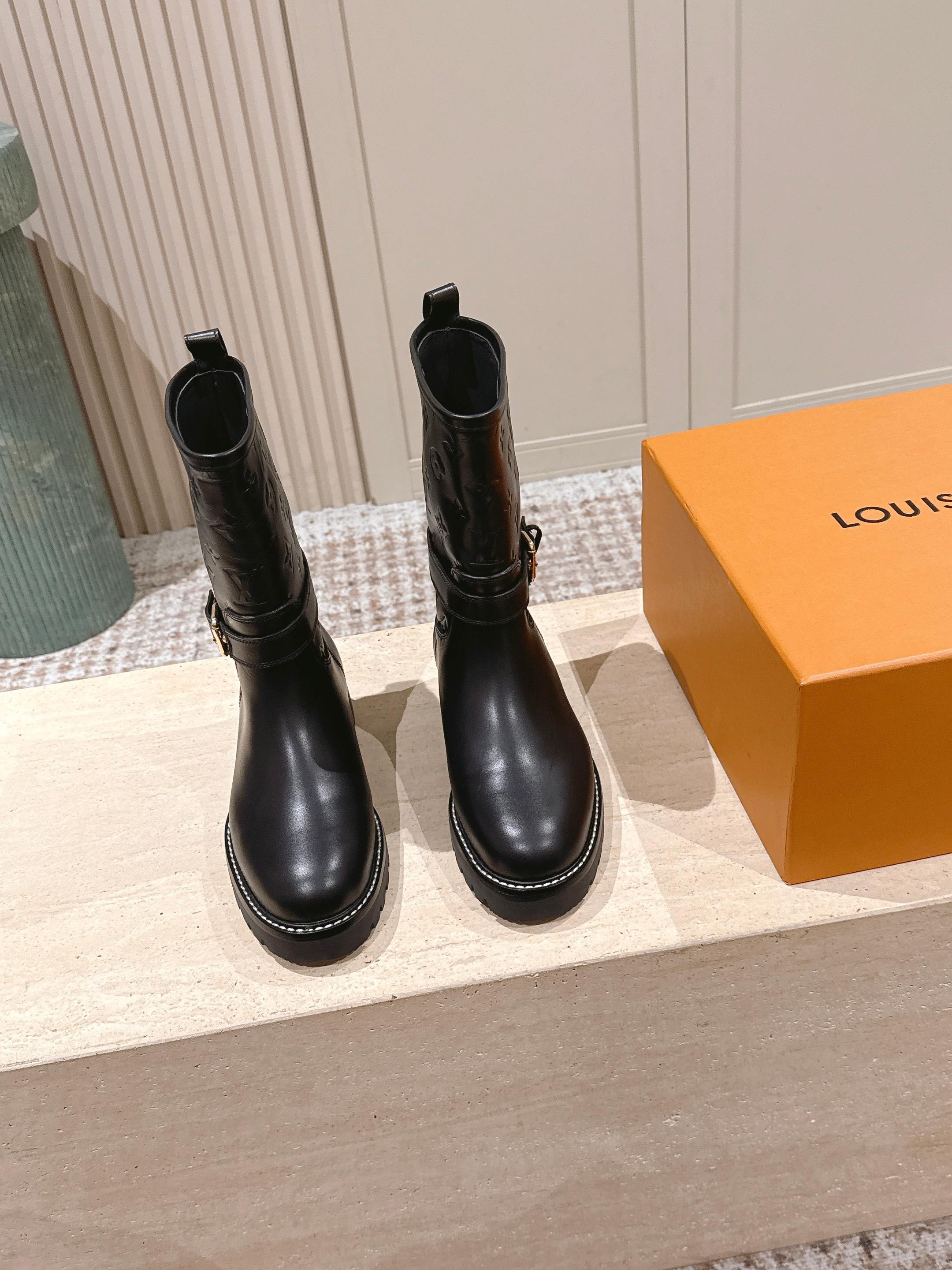 LOUIS VUITTON 루이비통 모노그램 레더 미들 부츠 2