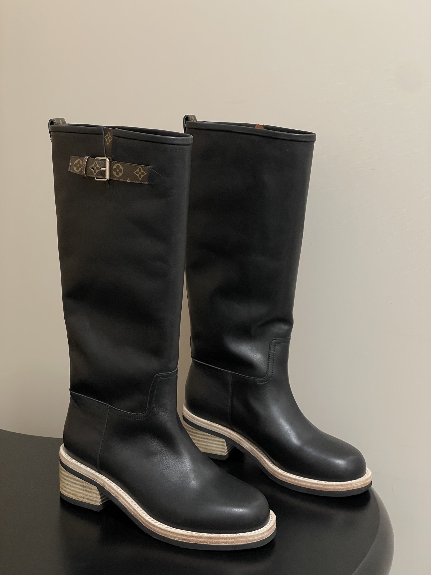 LOUIS VUITTON 루이비통 LV 바이커 레더 롱부츠 3