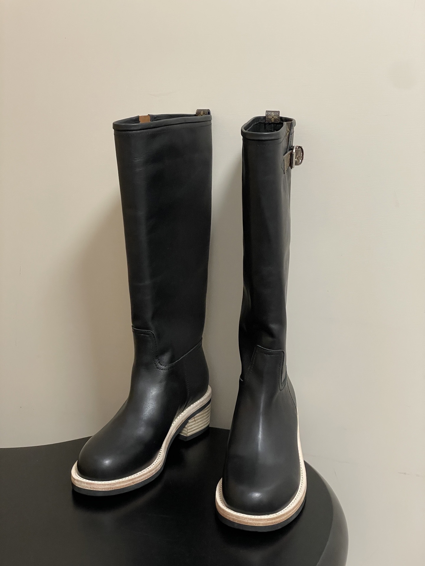 LOUIS VUITTON 루이비통 LV 바이커 레더 롱부츠 4