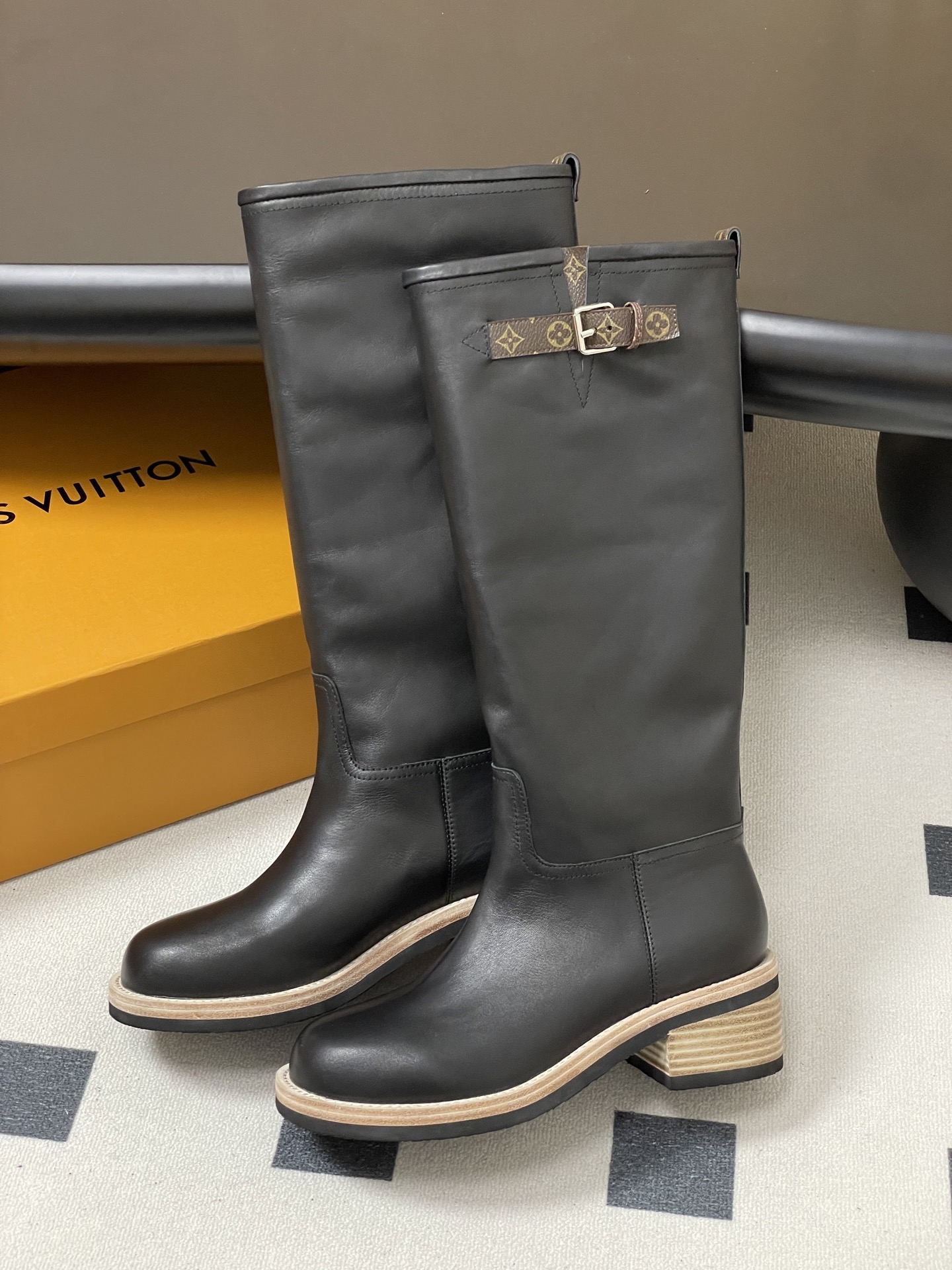 LOUIS VUITTON 루이비통 LV 바이커 레더 롱부츠 6