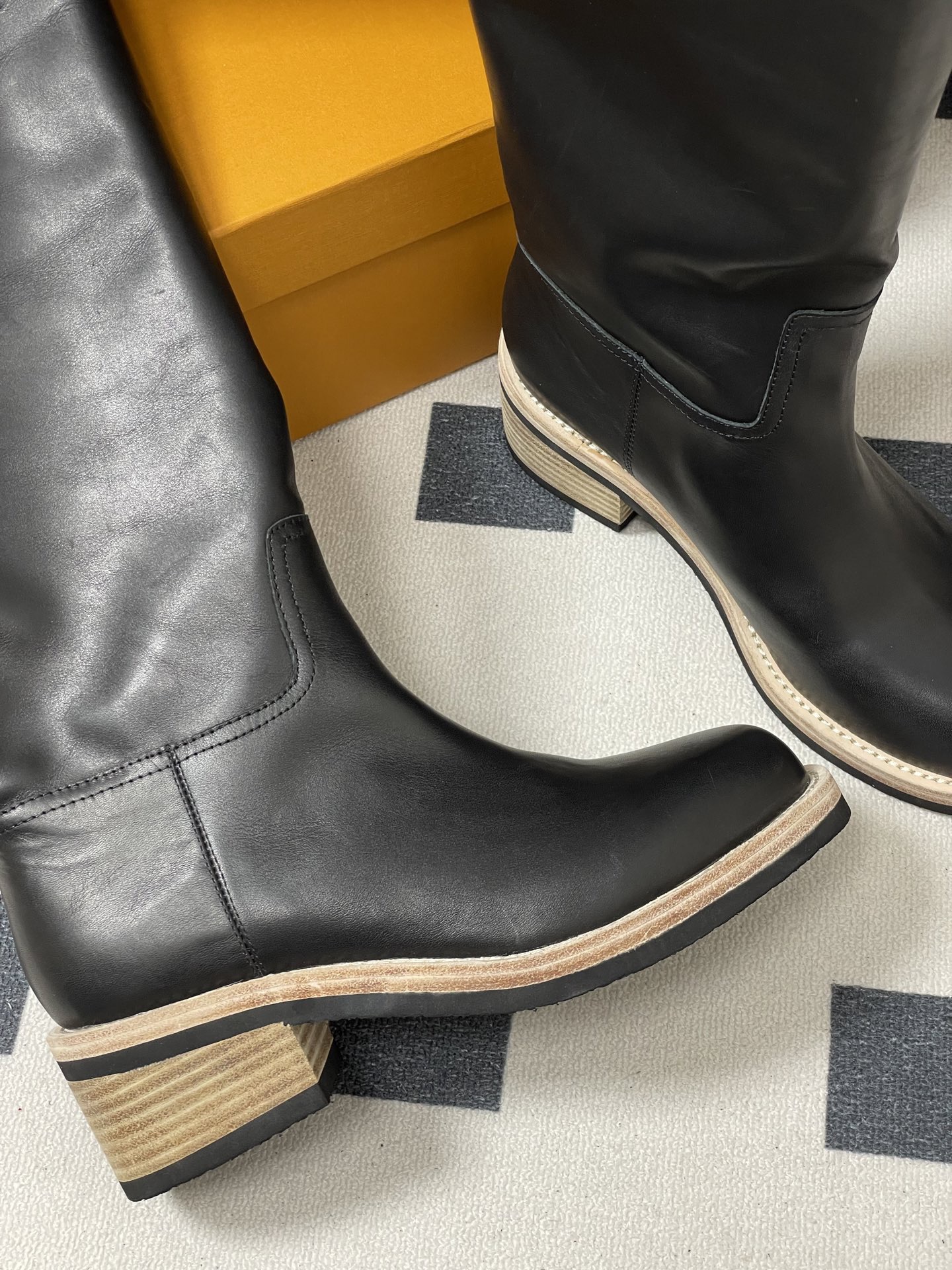 LOUIS VUITTON 루이비통 LV 바이커 레더 롱부츠 9