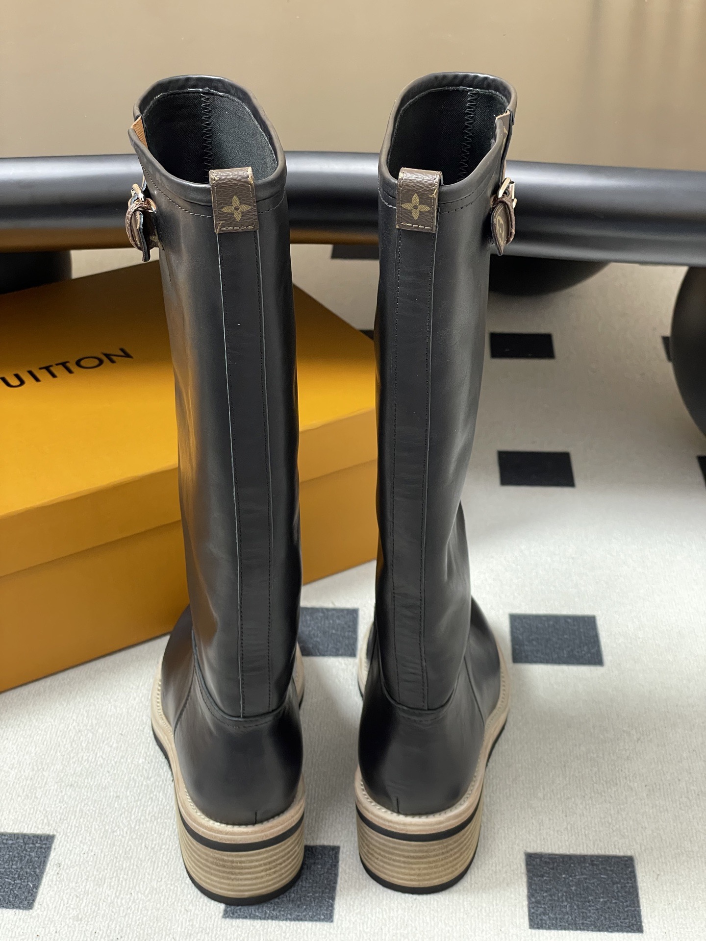 LOUIS VUITTON 루이비통 LV 바이커 레더 롱부츠 10