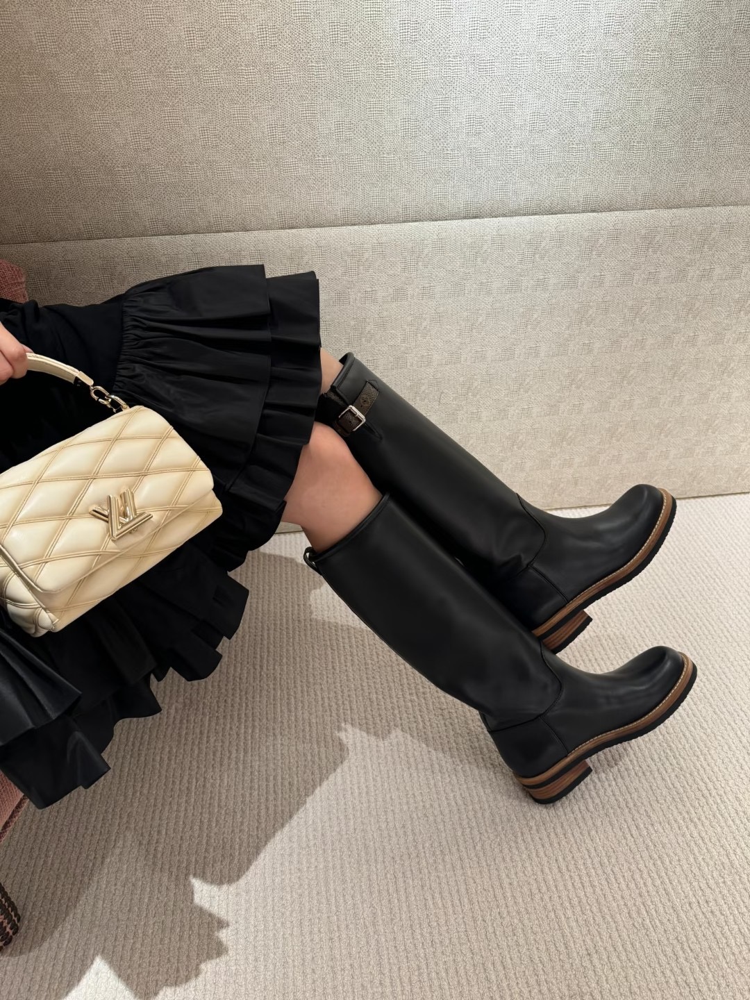 LOUIS VUITTON 루이비통 LV 바이커 레더 롱부츠 1