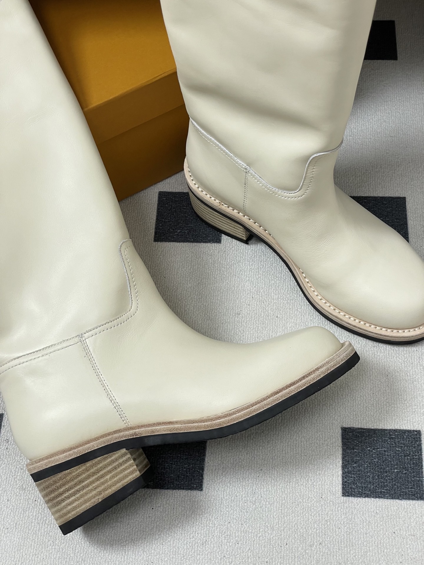 LOUIS VUITTON 루이비통 LV 바이커 레더 롱부츠 9