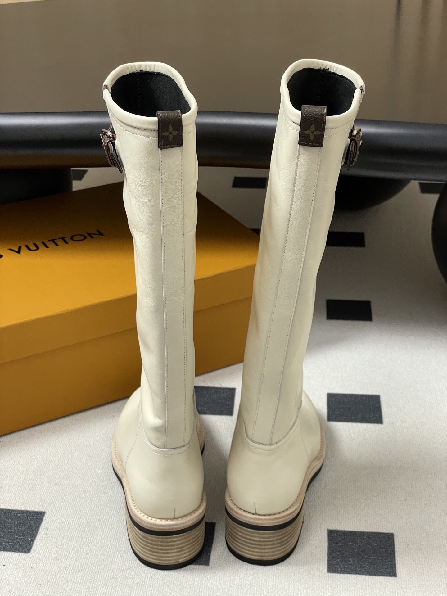 LOUIS VUITTON 루이비통 LV 바이커 레더 롱부츠 10