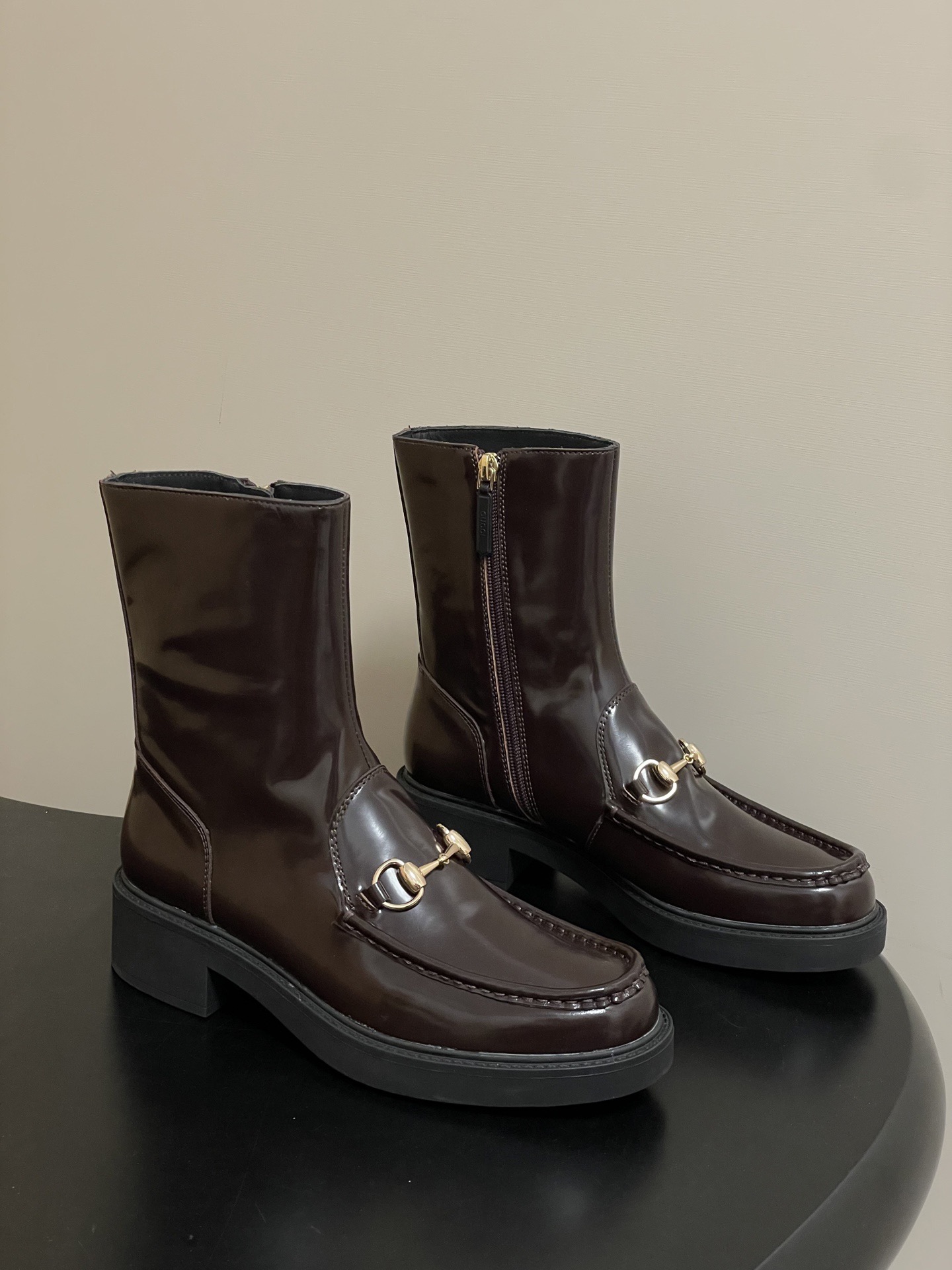 GUCCI 구찌 홀스빗 레더 앵클부츠 1