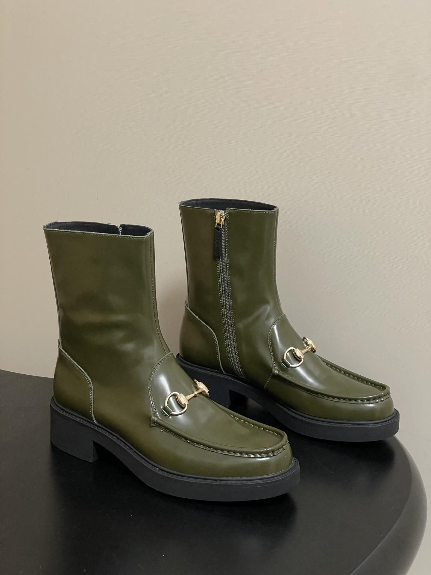 GUCCI 구찌 홀스빗 레더 앵클부츠 1