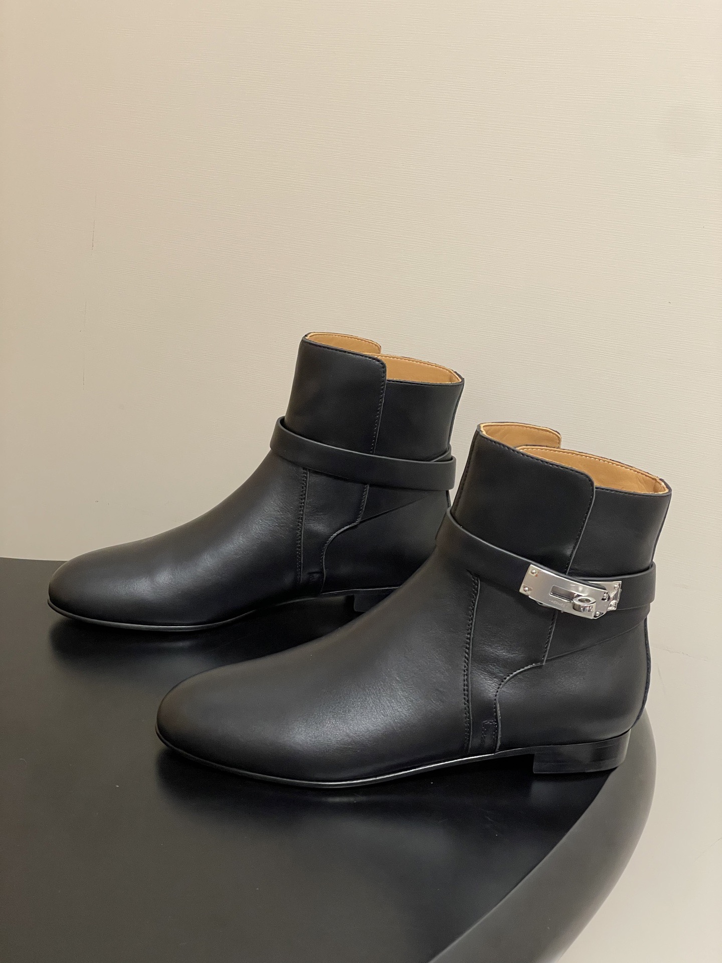 HERMES 에르메스 켈리 버클 레더 앵클부츠 5