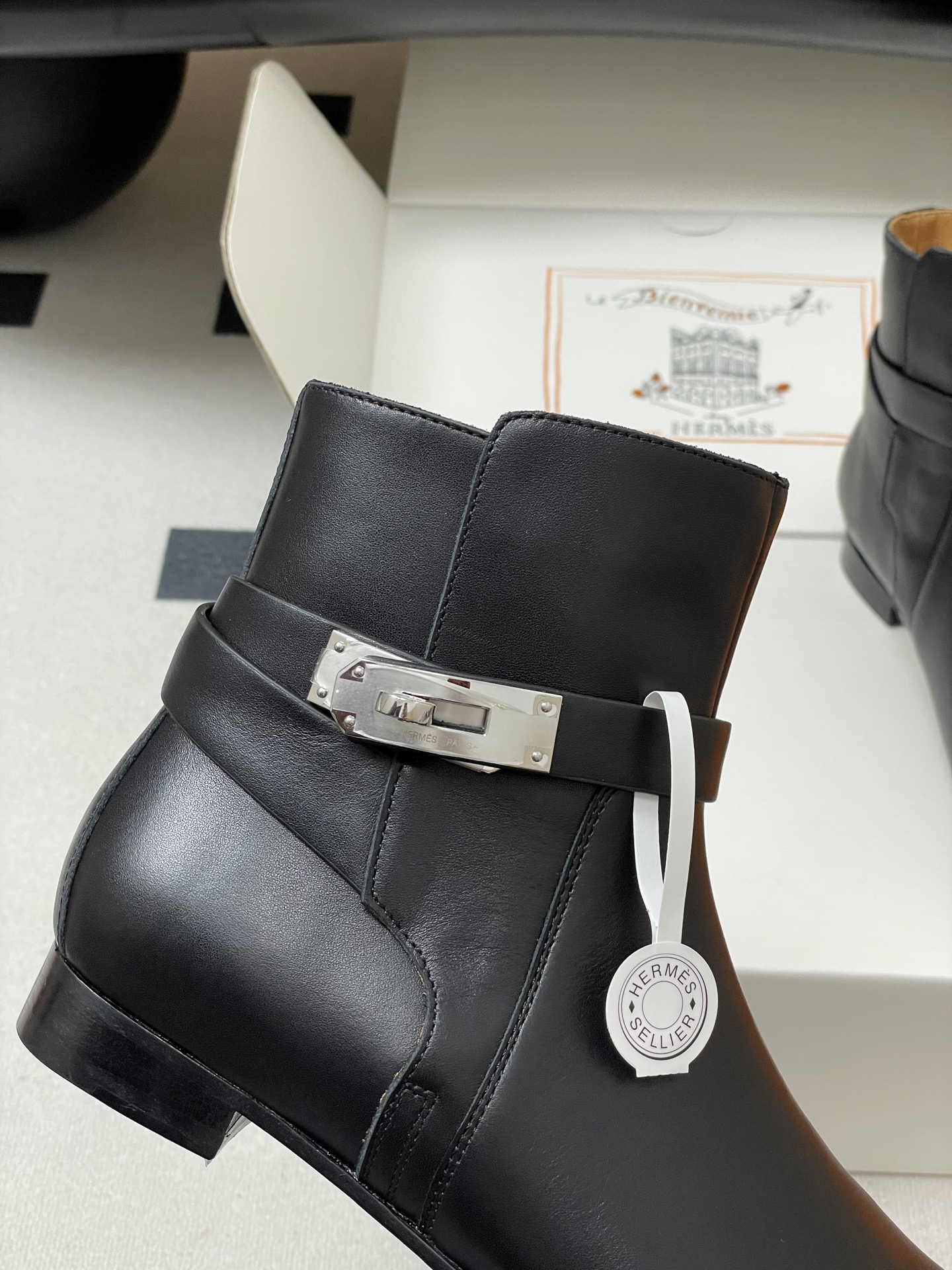 HERMES 에르메스 켈리 버클 레더 앵클부츠 10