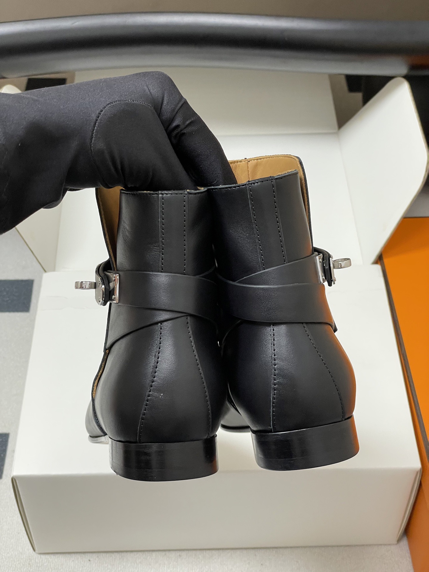 HERMES 에르메스 켈리 버클 레더 앵클부츠 11