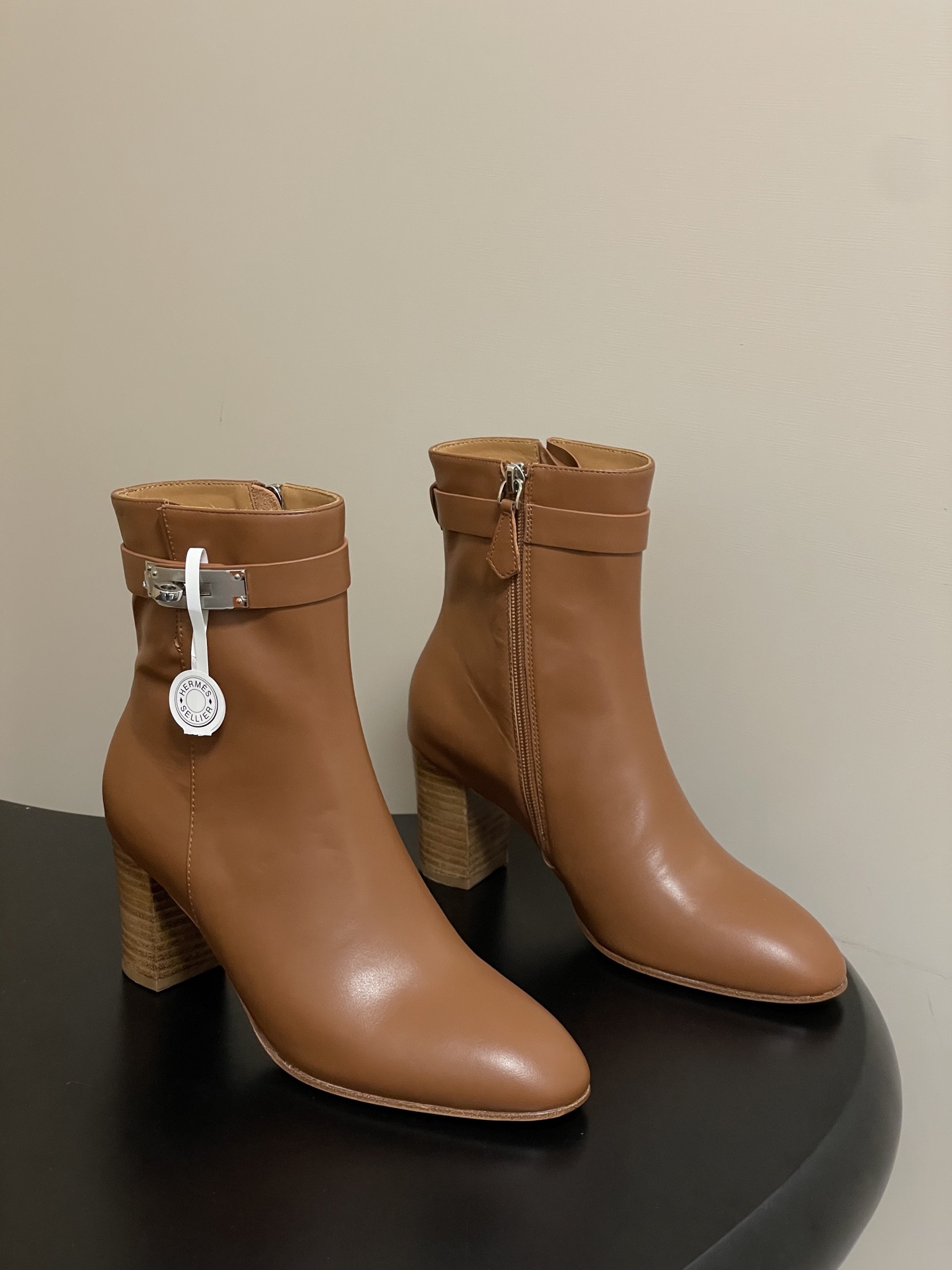 HERMES 에르메스 켈리 버클 레더 앵클부츠 1