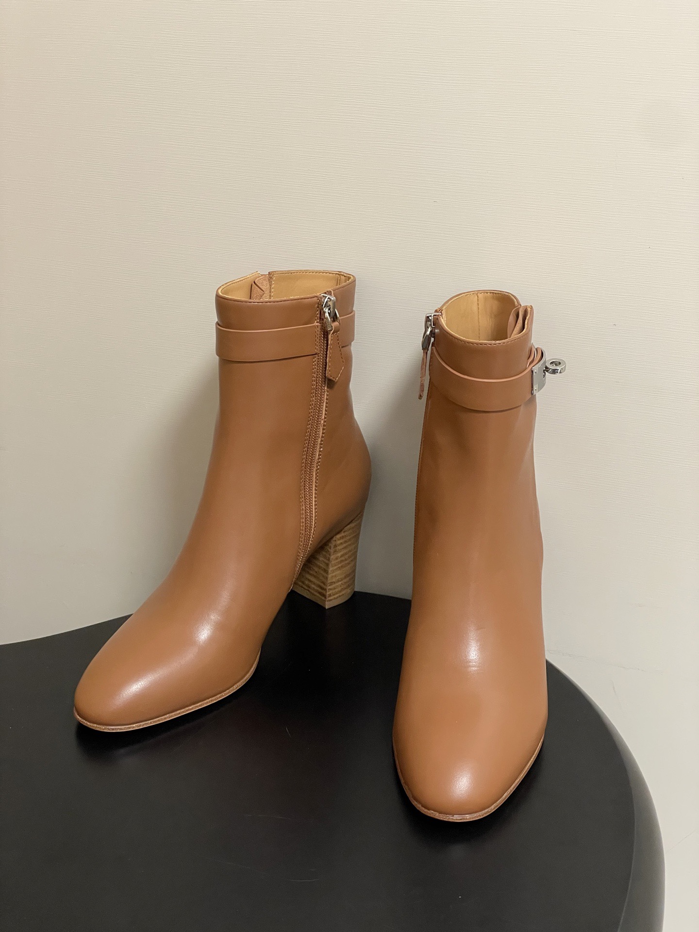 HERMES 에르메스 켈리 버클 레더 앵클부츠 2