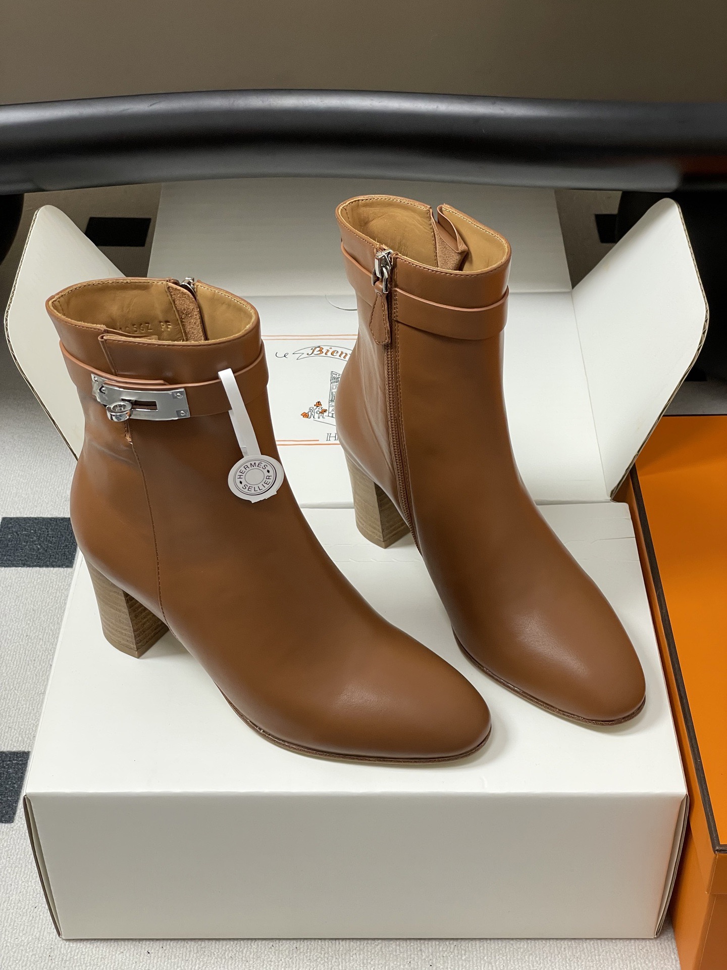 HERMES 에르메스 켈리 버클 레더 앵클부츠 5