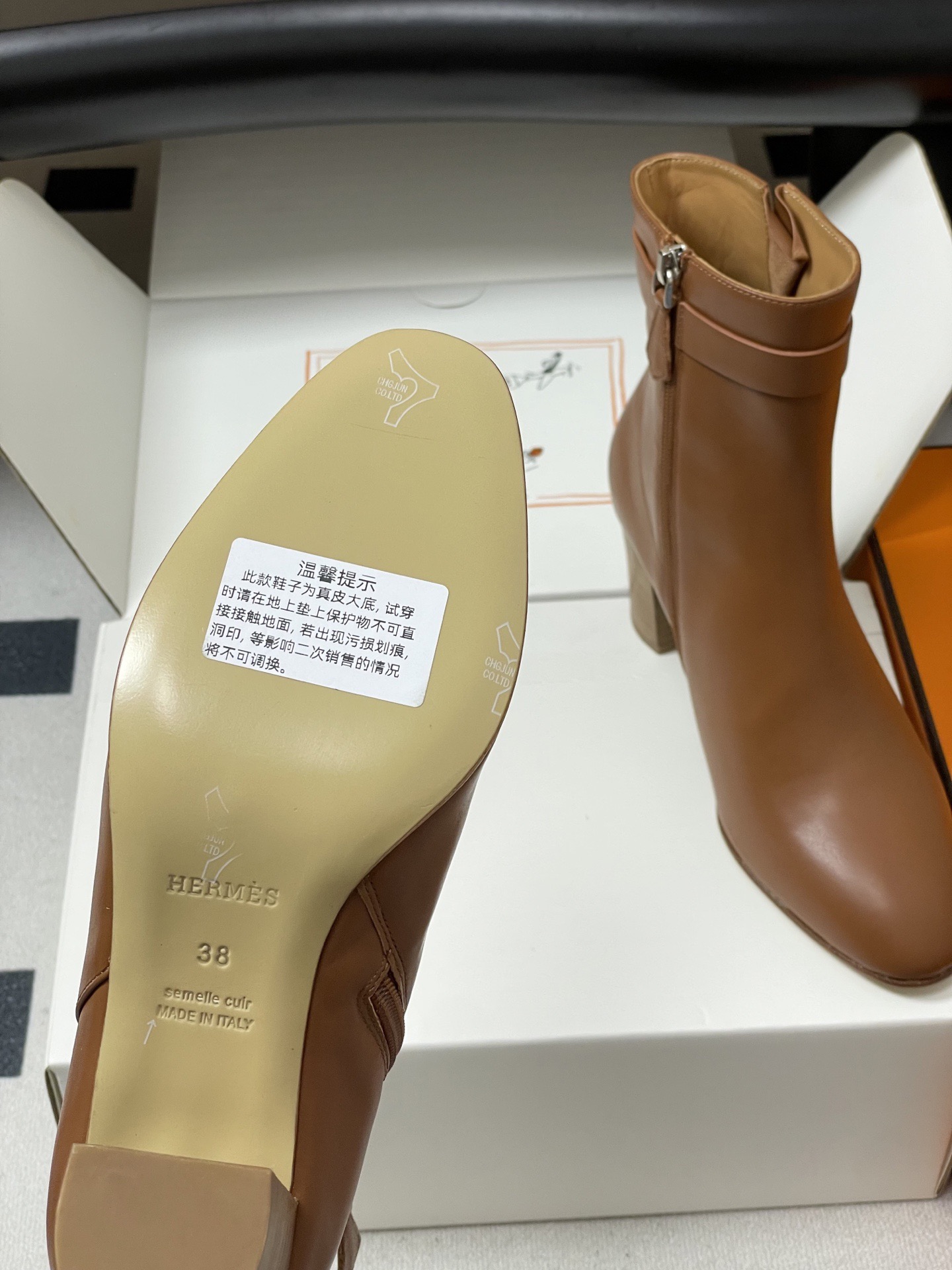 HERMES 에르메스 켈리 버클 레더 앵클부츠 9