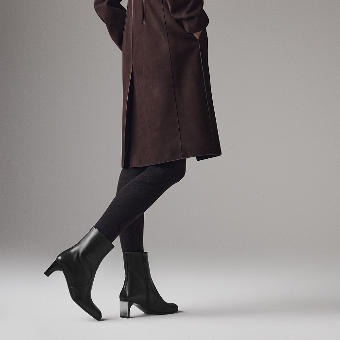 HERMES 에르메스 루이사 레더 앵클 부츠 2