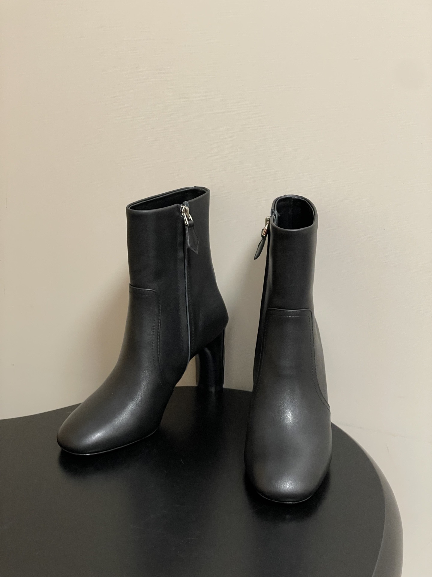 HERMES 에르메스 루이사 레더 앵클 부츠 4